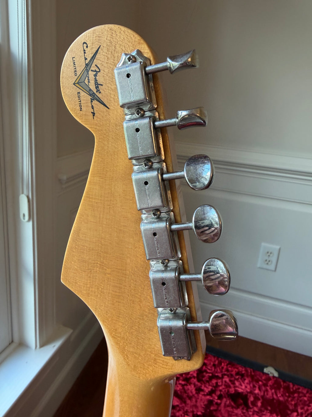 2025 Fender Custom Shop ‘65 Stratocaster W25 Journeyman - Aged Vintage White
