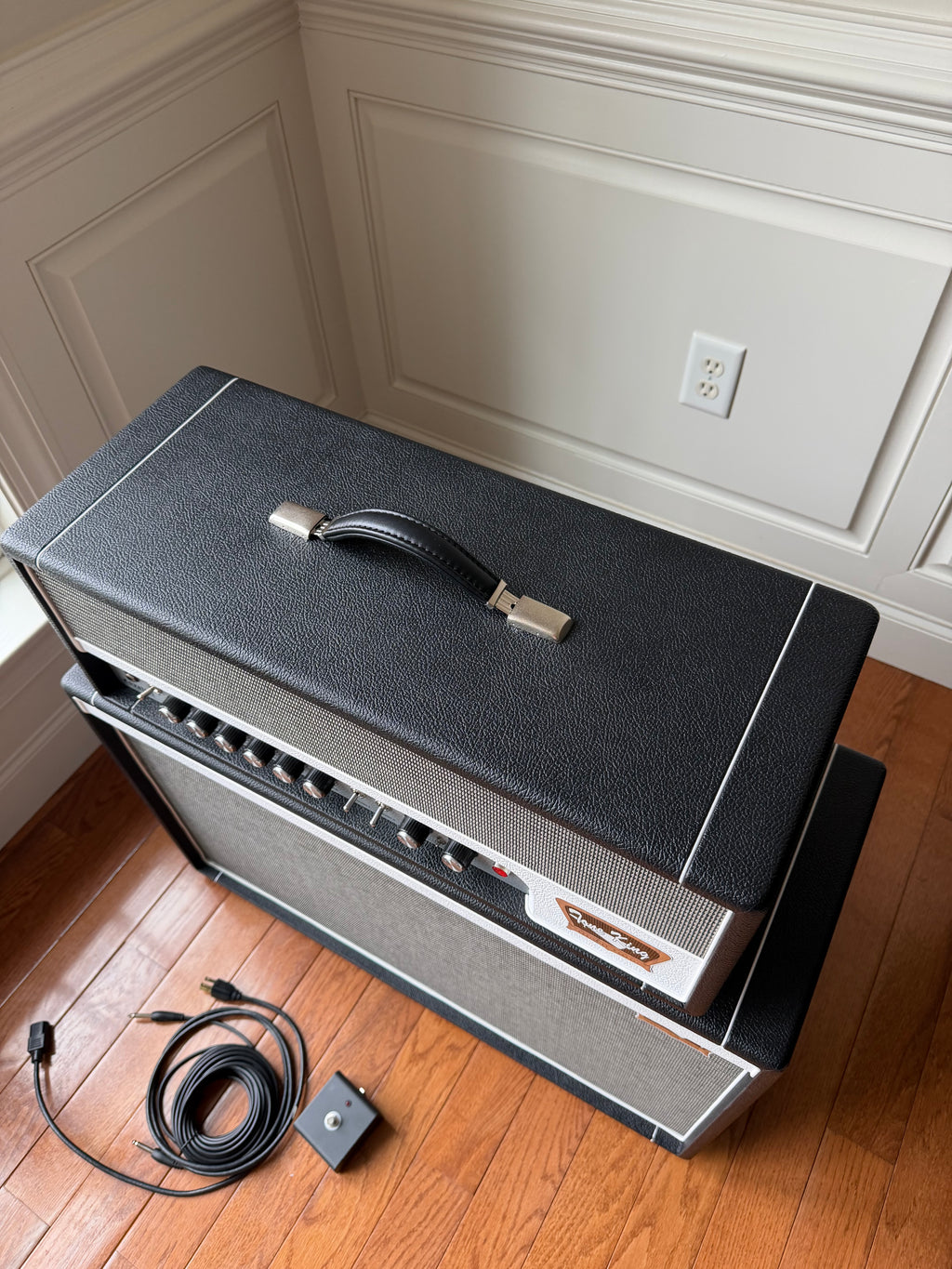 Tone King Royalist MKIII 40W Tube Amplifier Head with 2 x 12-inch 120W Closed-back Cab - Black - Image 7