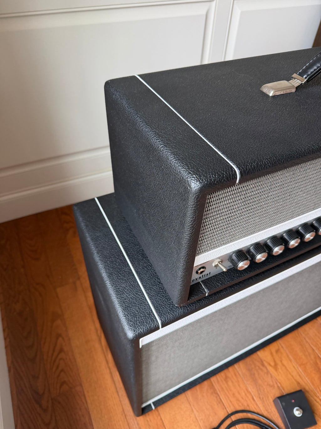 Tone King Royalist MKIII 40W Tube Amplifier Head with 2 x 12-inch 120W Closed-back Cab - Black - Image 9