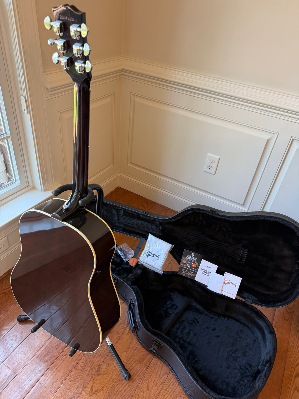 2025 Gibson J-45 Standard - Vintage Sunburst