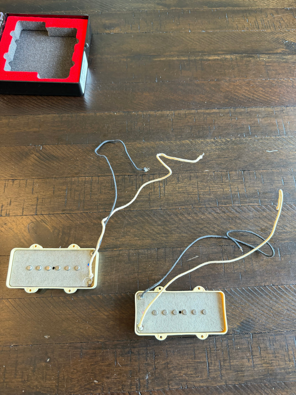 Fender Pure Vintage ‘65 Jazzmaster Electric Guitar Pickup Set - Vintage White