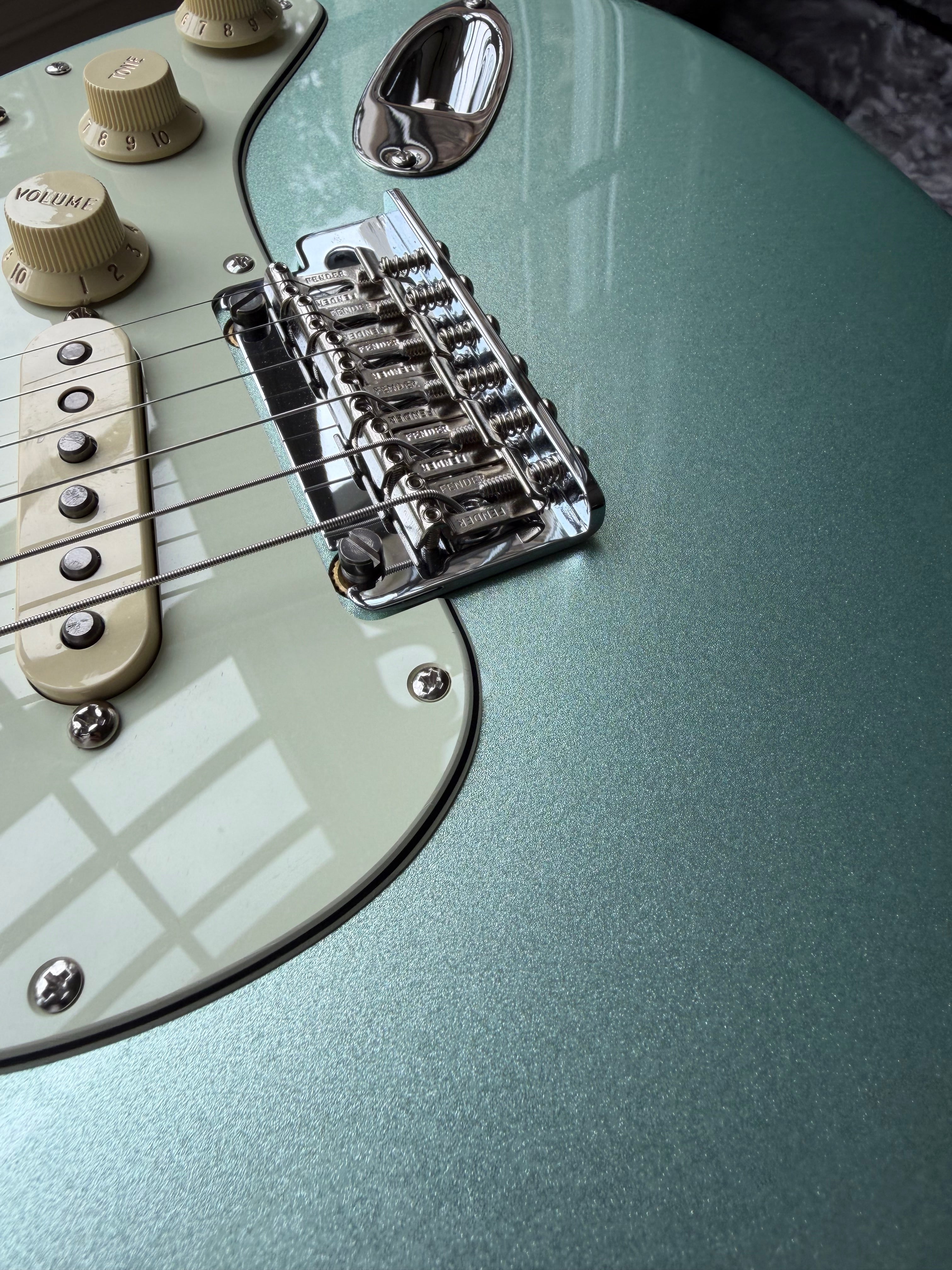 2025 Fender American Professional II Stratocaster Rosewood Fretboard - Mystic Surf Green