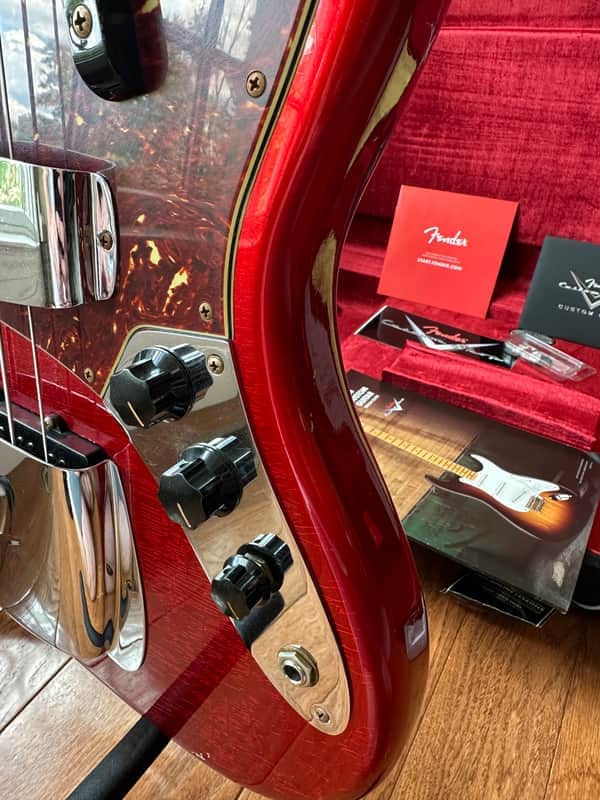 2024 Fender Custom Shop '68 Jazz Bass Journeyman Relic - Aged Candy Apple Red