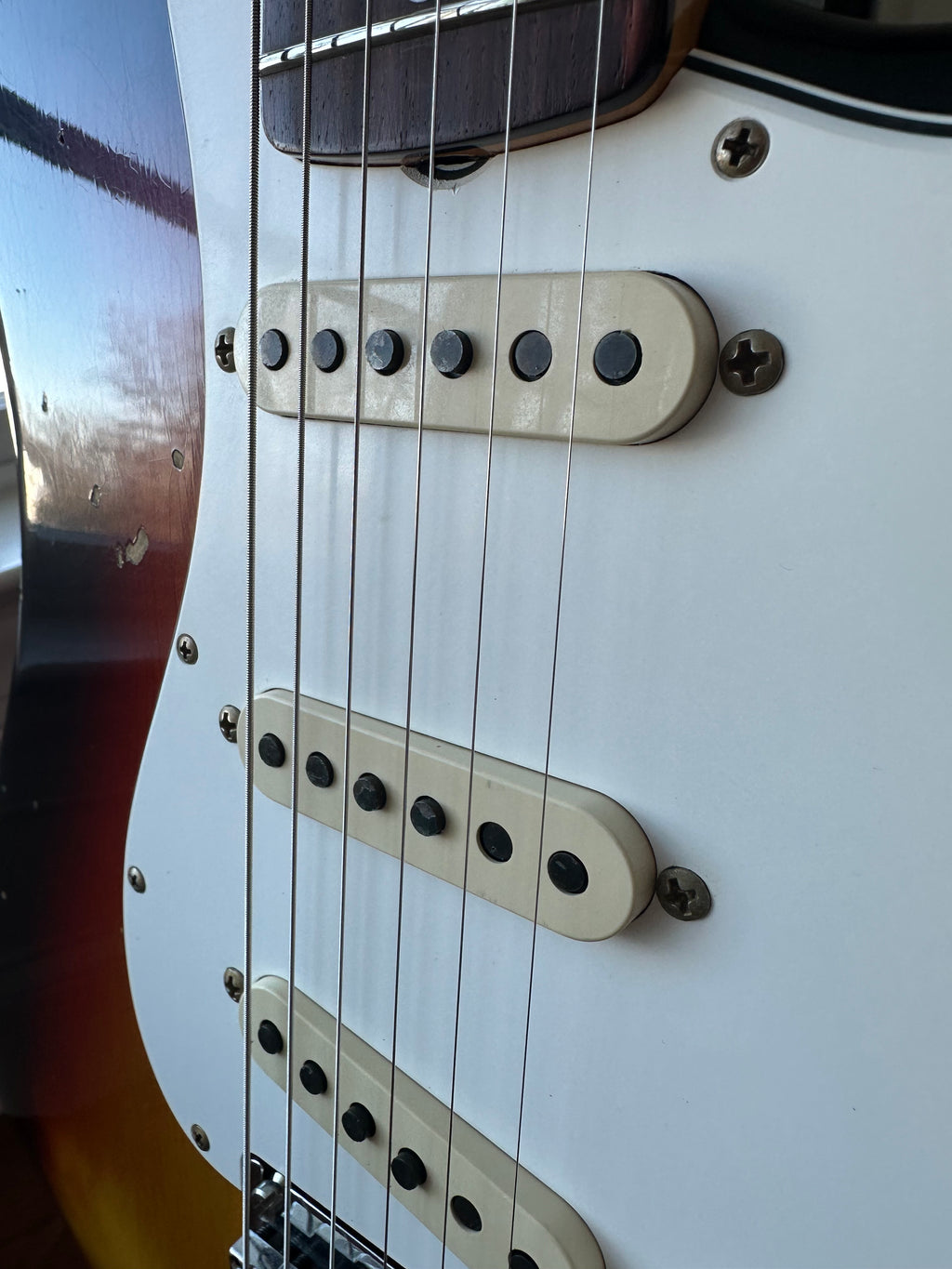 2025 Fender Custom Shop Stratocaster Pro W25 Relic - 3 Color Sunburst - Image 4
