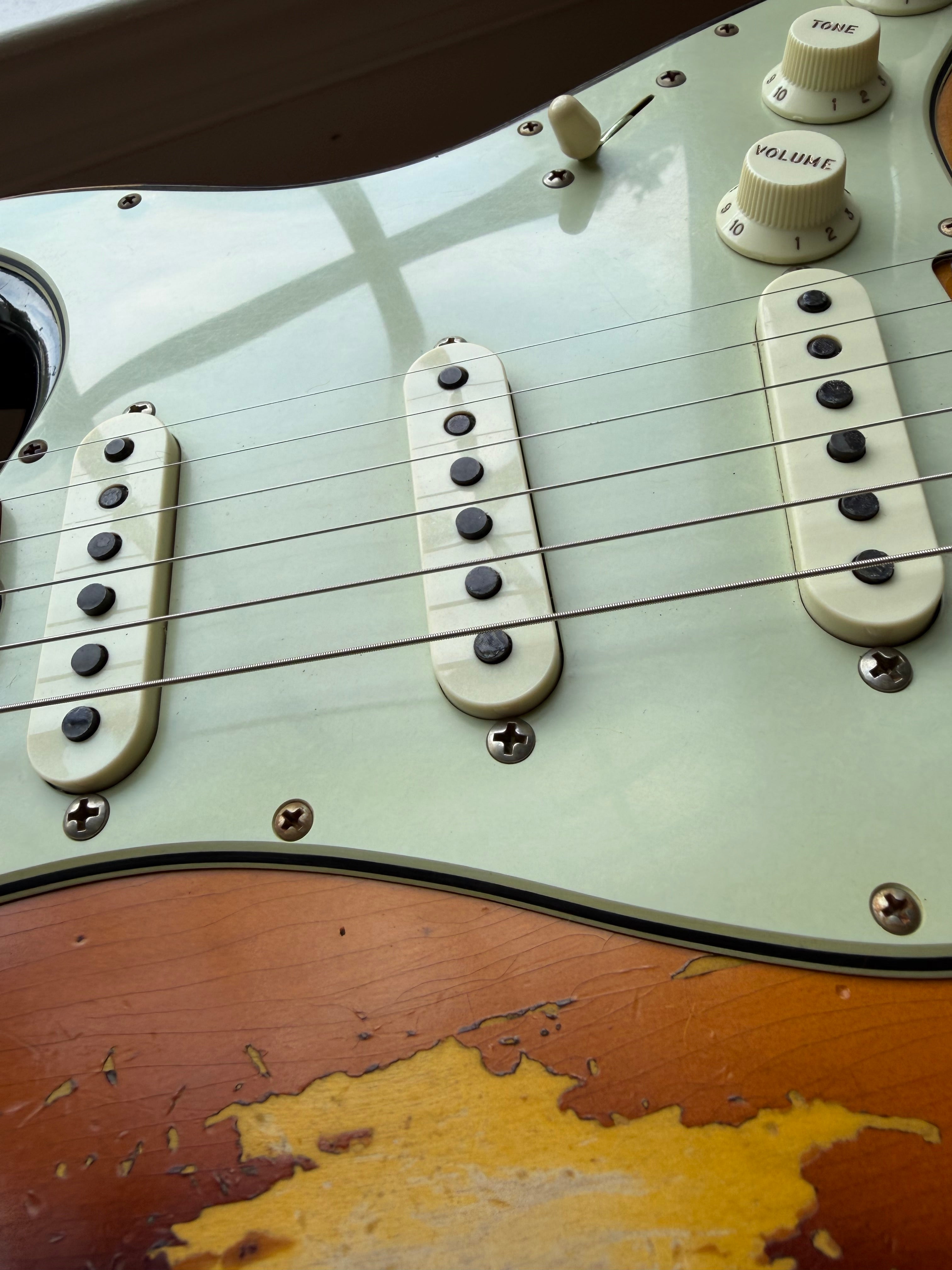 2022 Fender Custom Shop ‘60 Stratocaster Heavy Relic Limited Edition - 3 Color Sunburst