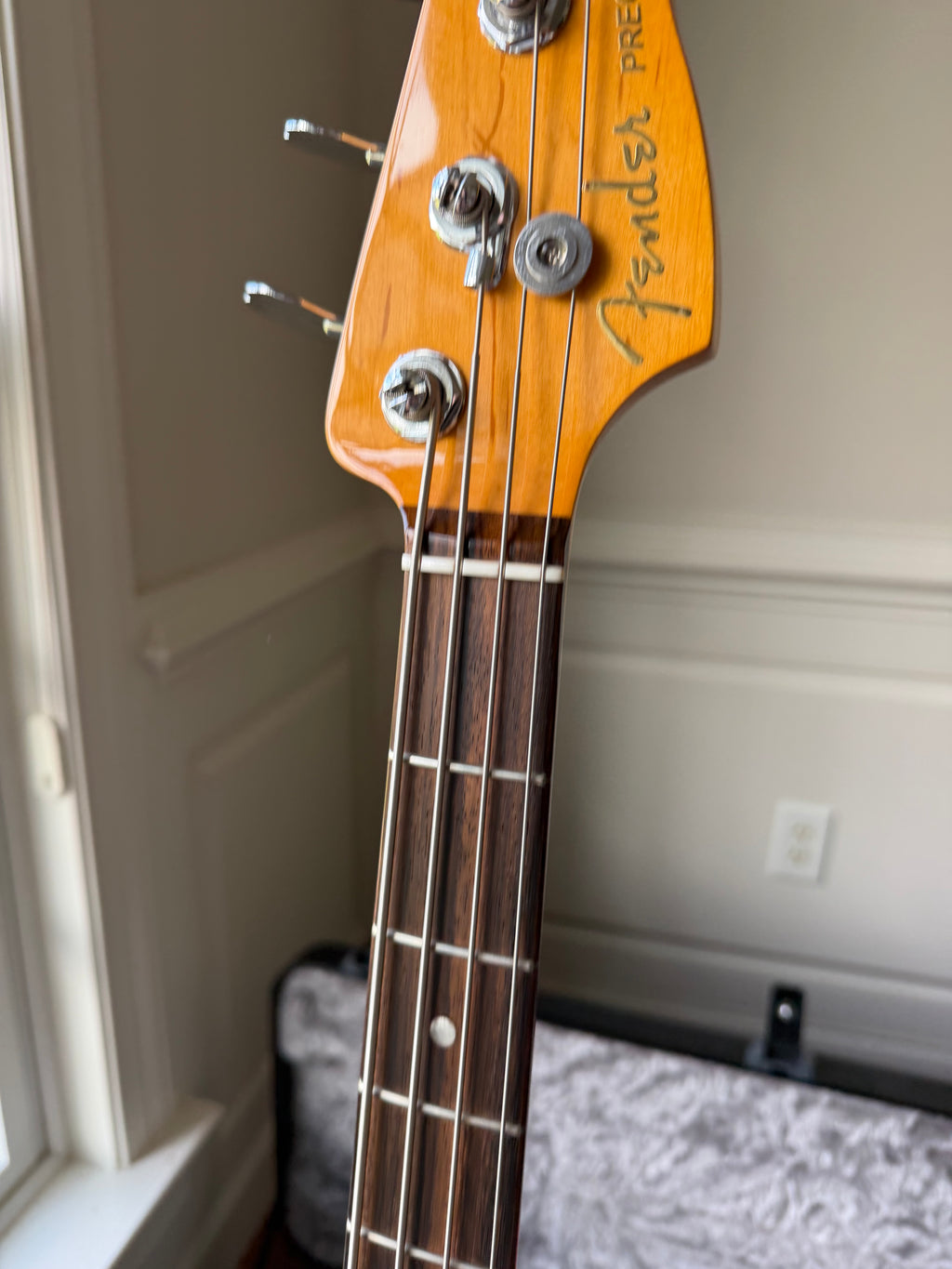 2019 Fender American Ultra Precision Bass - Mocha Burst