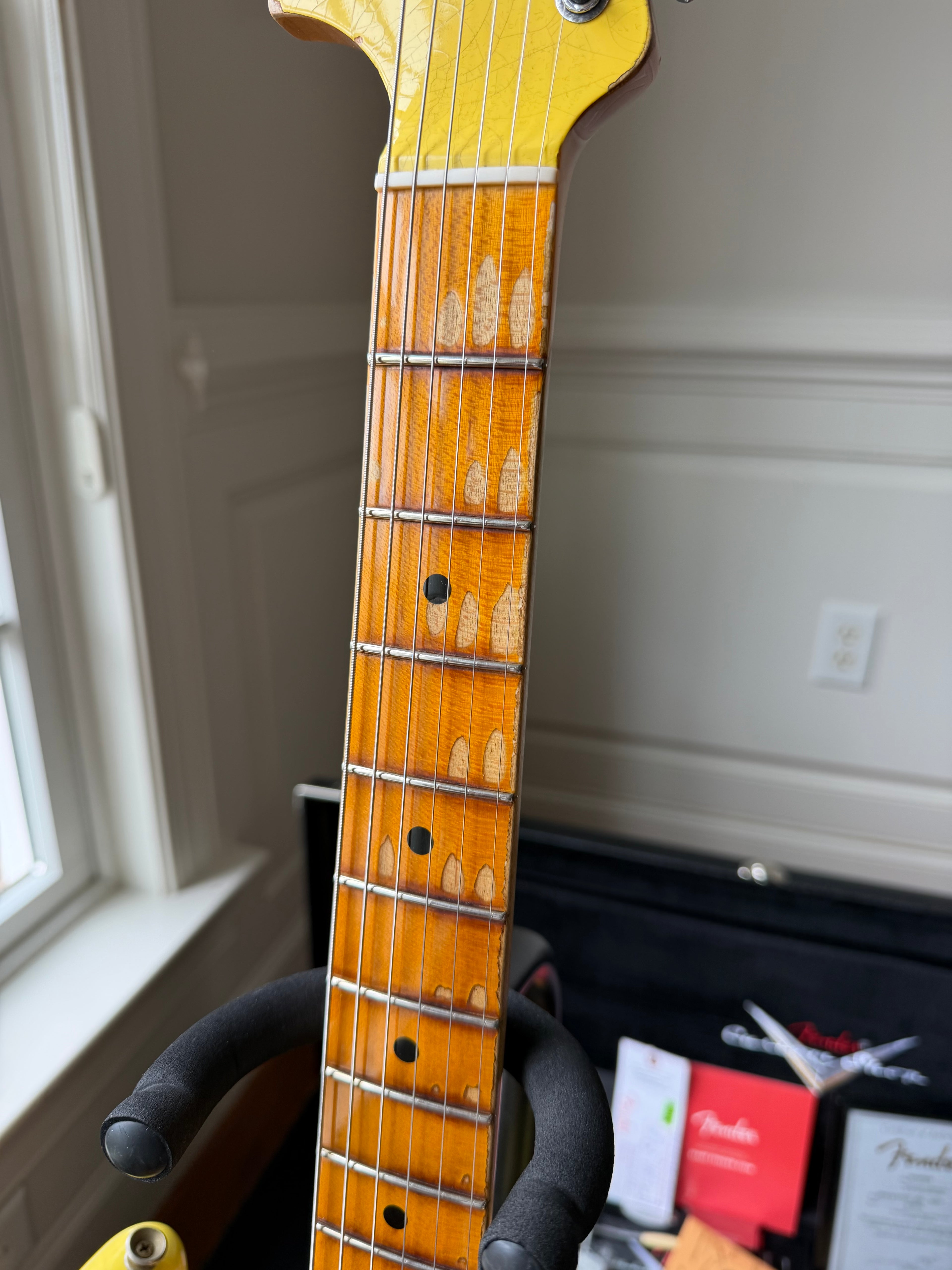 2026 Fender Custom Shop ‘69 Stratocaster SR25 Heavy Relic Matching Reverse Headstock - Aged Canary Yellow