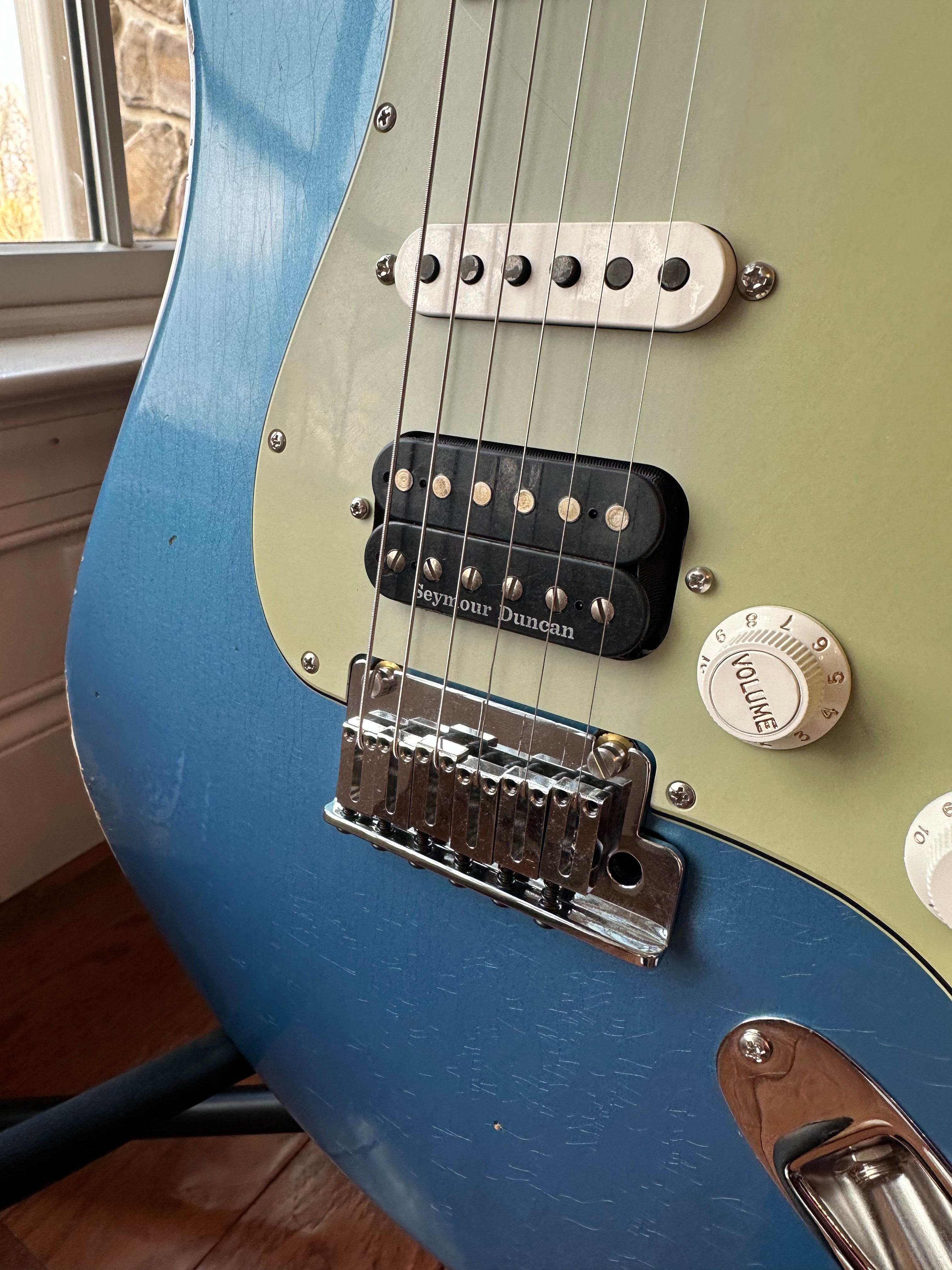 2025 Fender Custom Shop W25 Custom Deluxe Stratocaster Relic S1 HSS - Aged Lake Placid Blue - Image 5