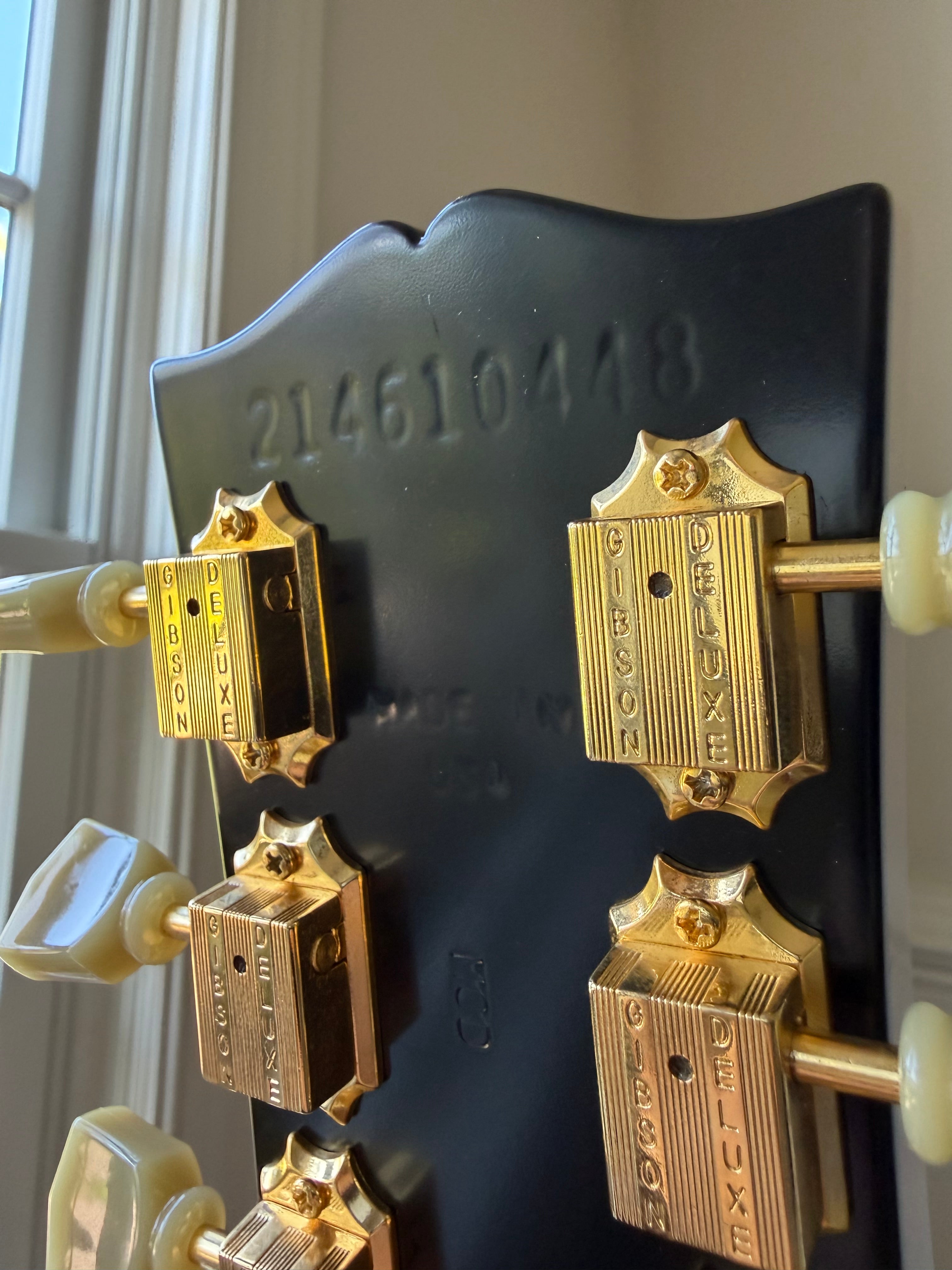 2021 Gibson Les Paul Standard Bigsby Stinger Gold Hardware - Black and Gold