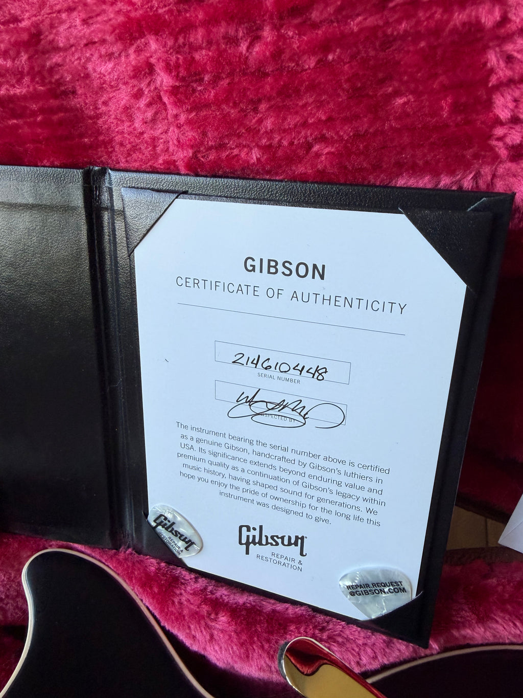 2021 Gibson Les Paul Standard Bigsby Stinger Gold Hardware - Black and Gold