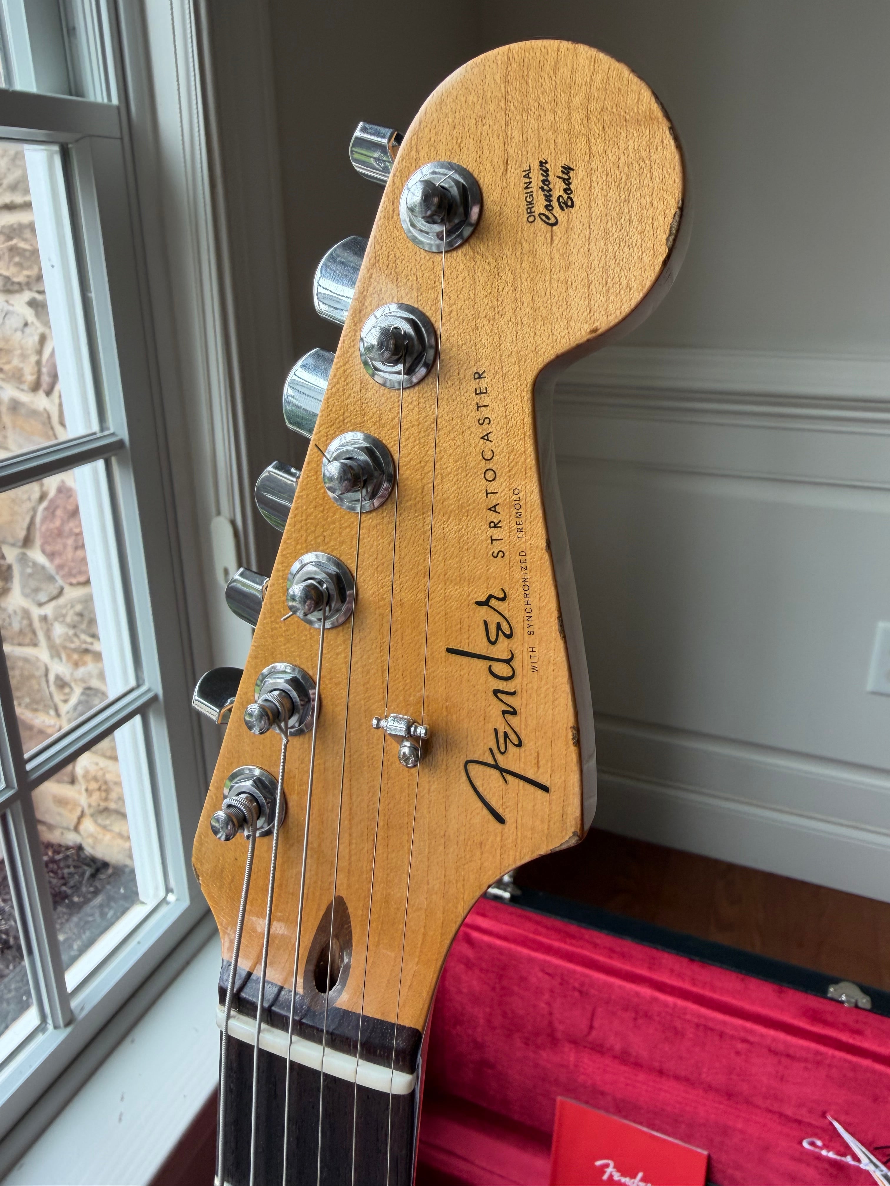 2025 Fender Custom Shop Stratocaster Custom Deluxe W25 Relic HSS - Aged Fiesta Red