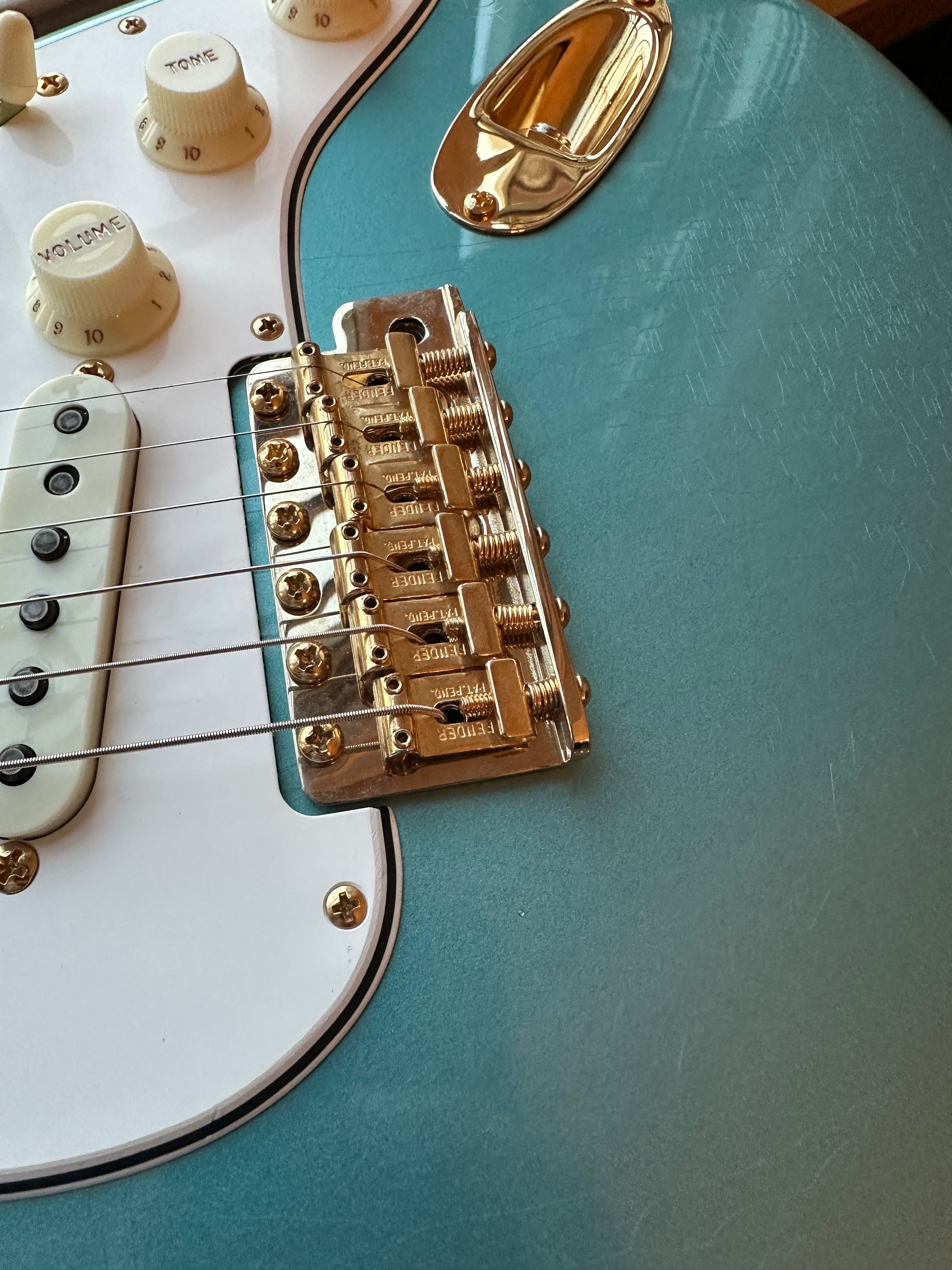 2023 Fender Custom Shop '65 Stratocaster LTD Gold Hardware Neck Binding - Teal Green Metallic - Image 15