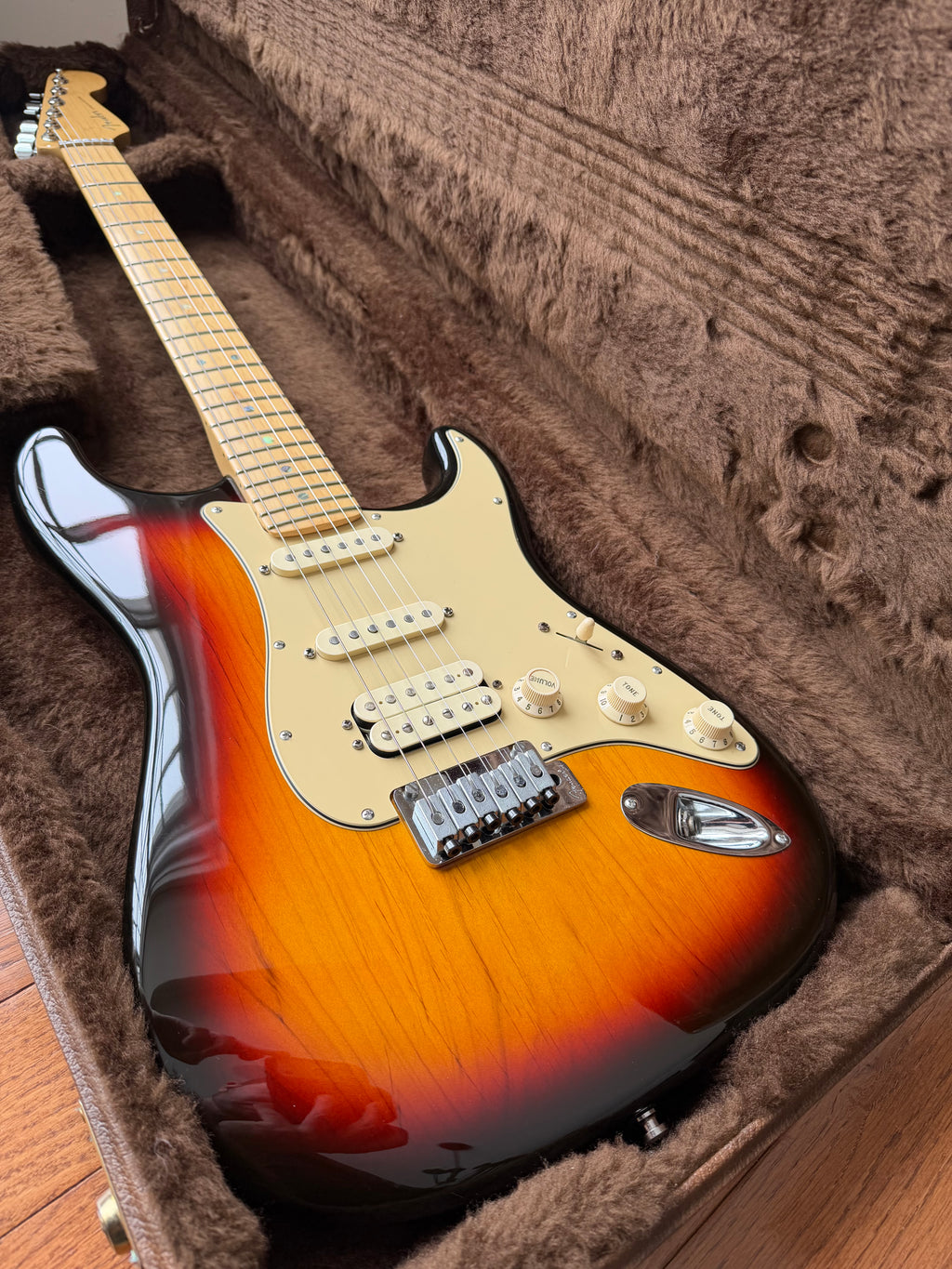 2005 Fender American Deluxe Stratocaster HSS - Sunburst - Image 1