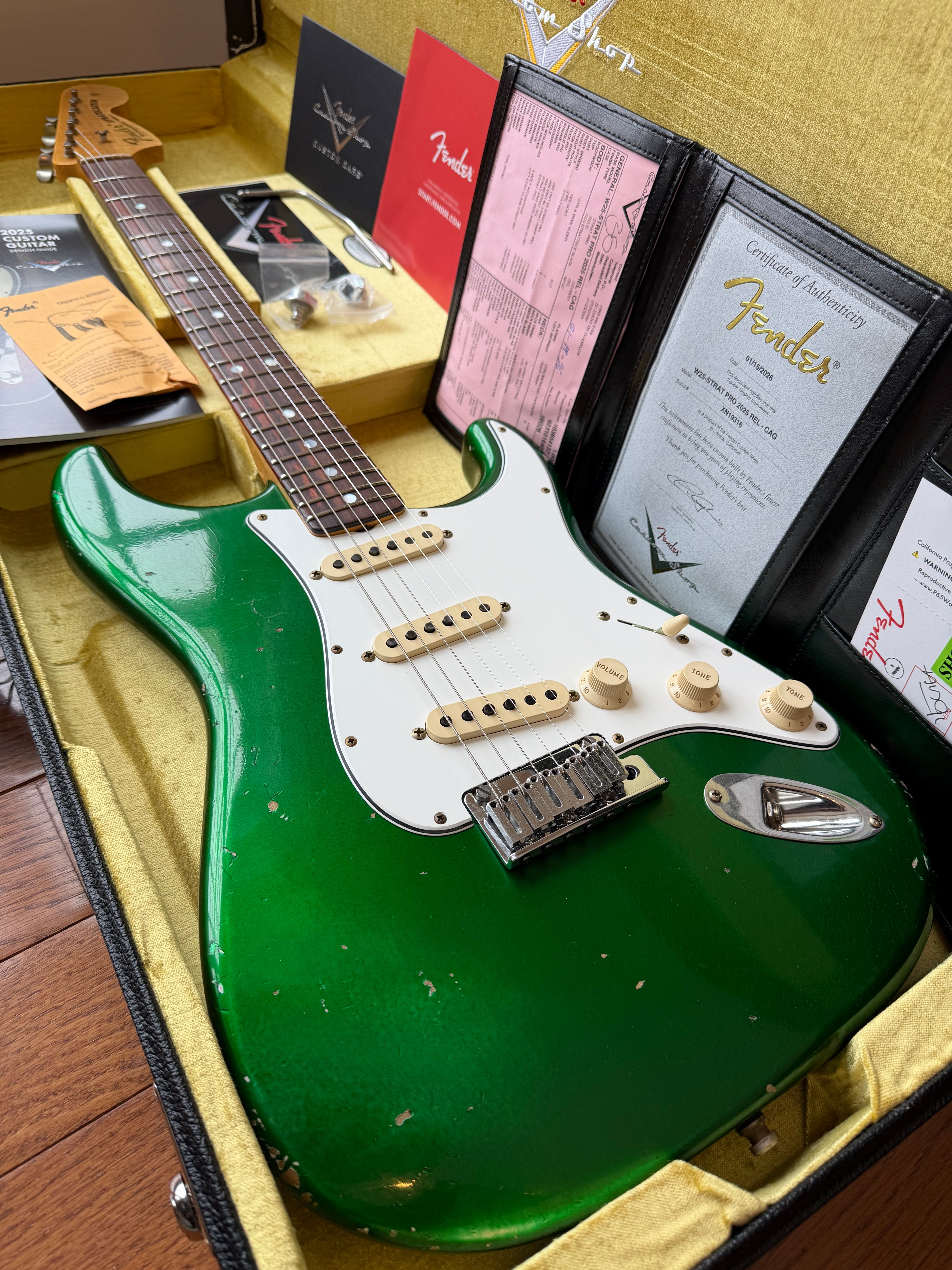 2026 Fender Custom Shop Stratocaster Pro W25 Relic - Candy Apple Green - Image 1