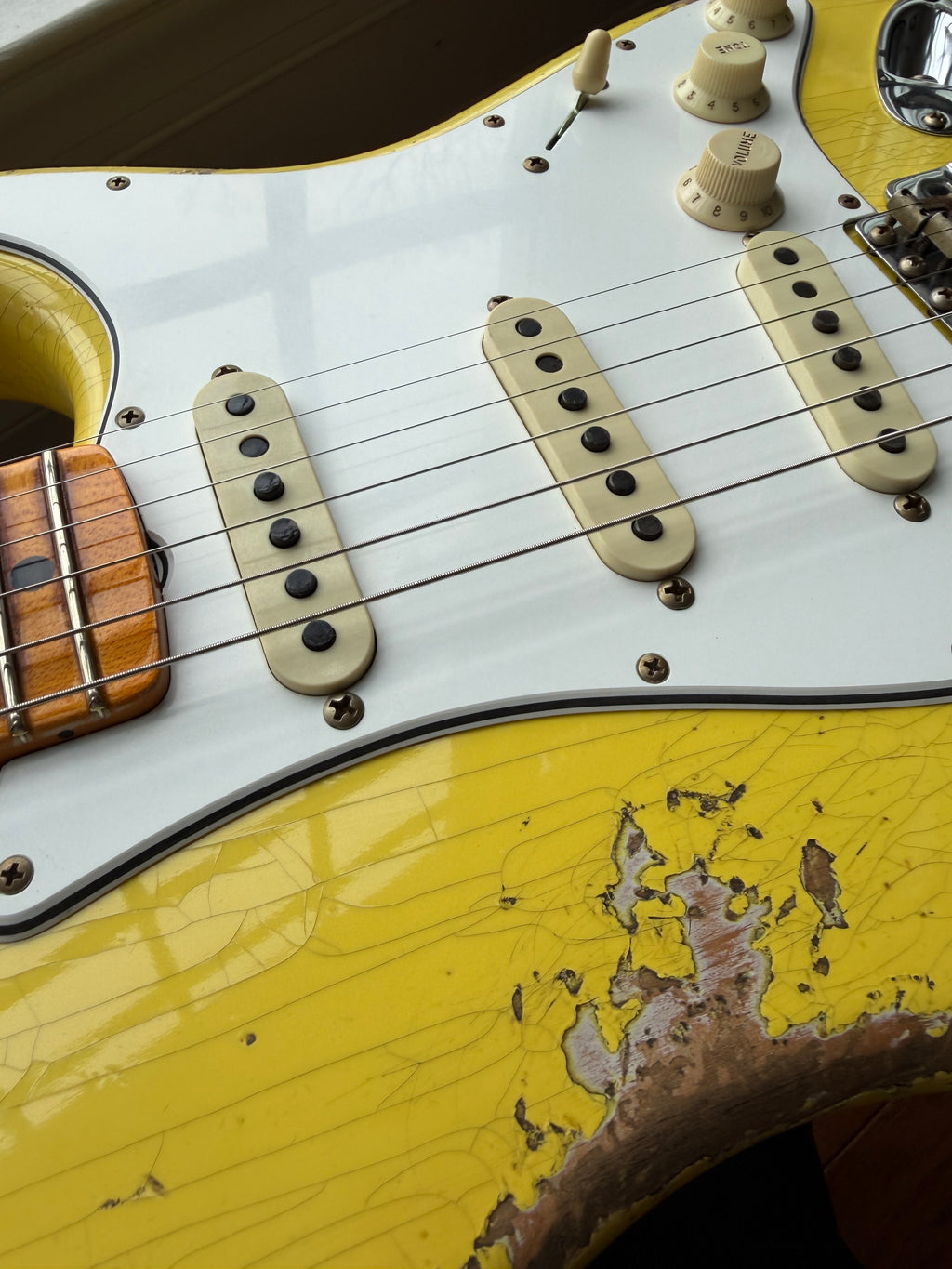 2026 Fender Custom Shop ‘69 Stratocaster SR25 Heavy Relic Matching Reverse Headstock - Aged Canary Yellow