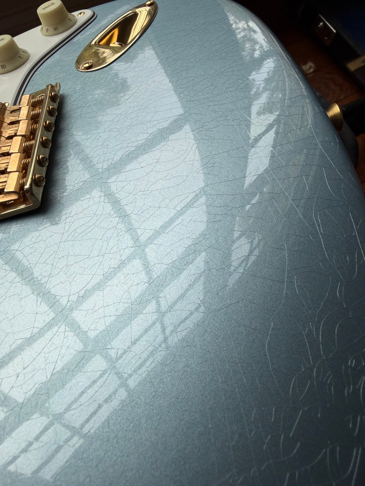 2025 Fender Custom Shop ‘65 Stratocaster Gold Hardware Channel Bound LTD LCC - Ice Blue Metallic
