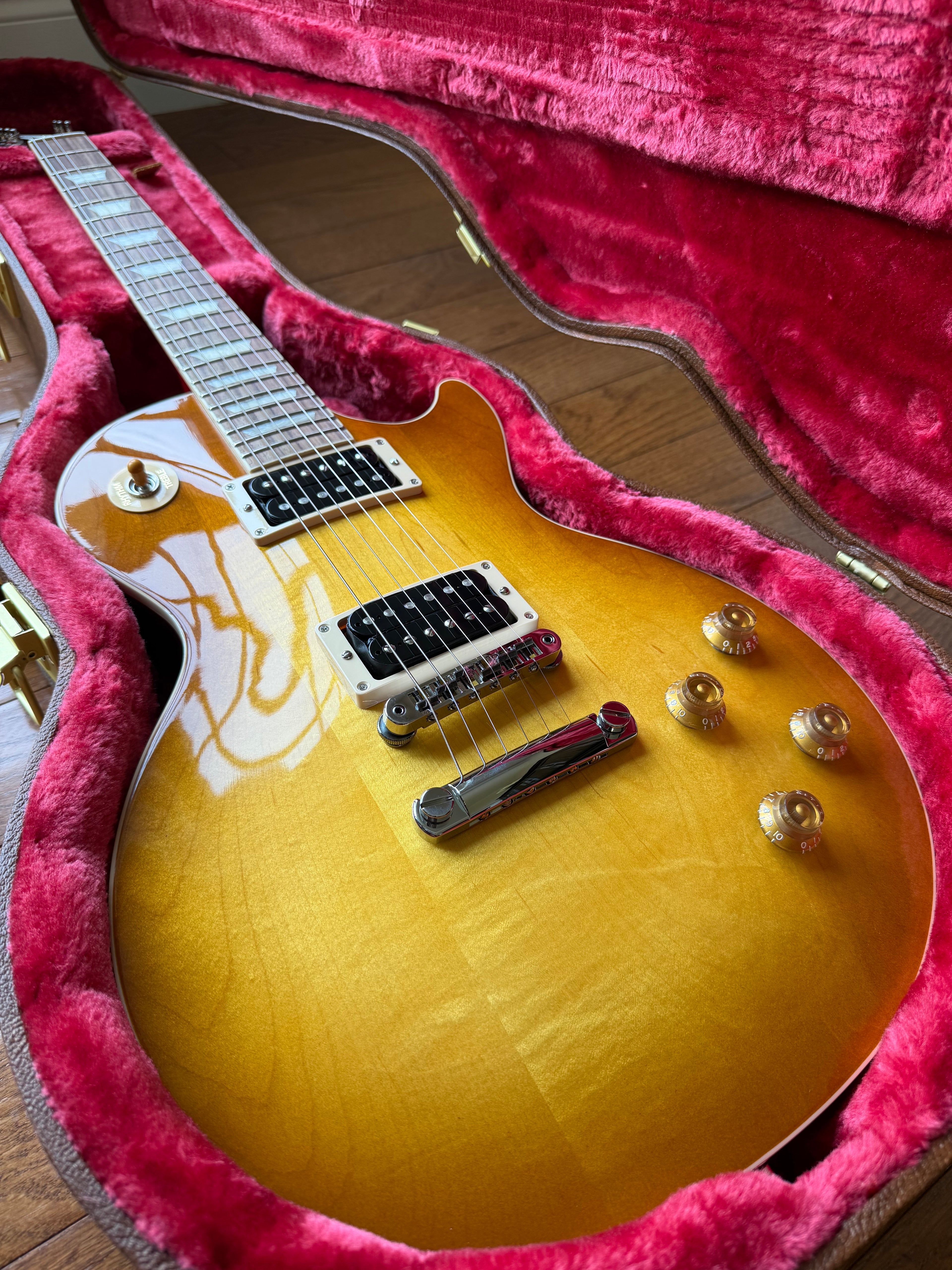 2026 Gibson Les Paul Standard Slash Signature “Jessica” - Honey Burst
