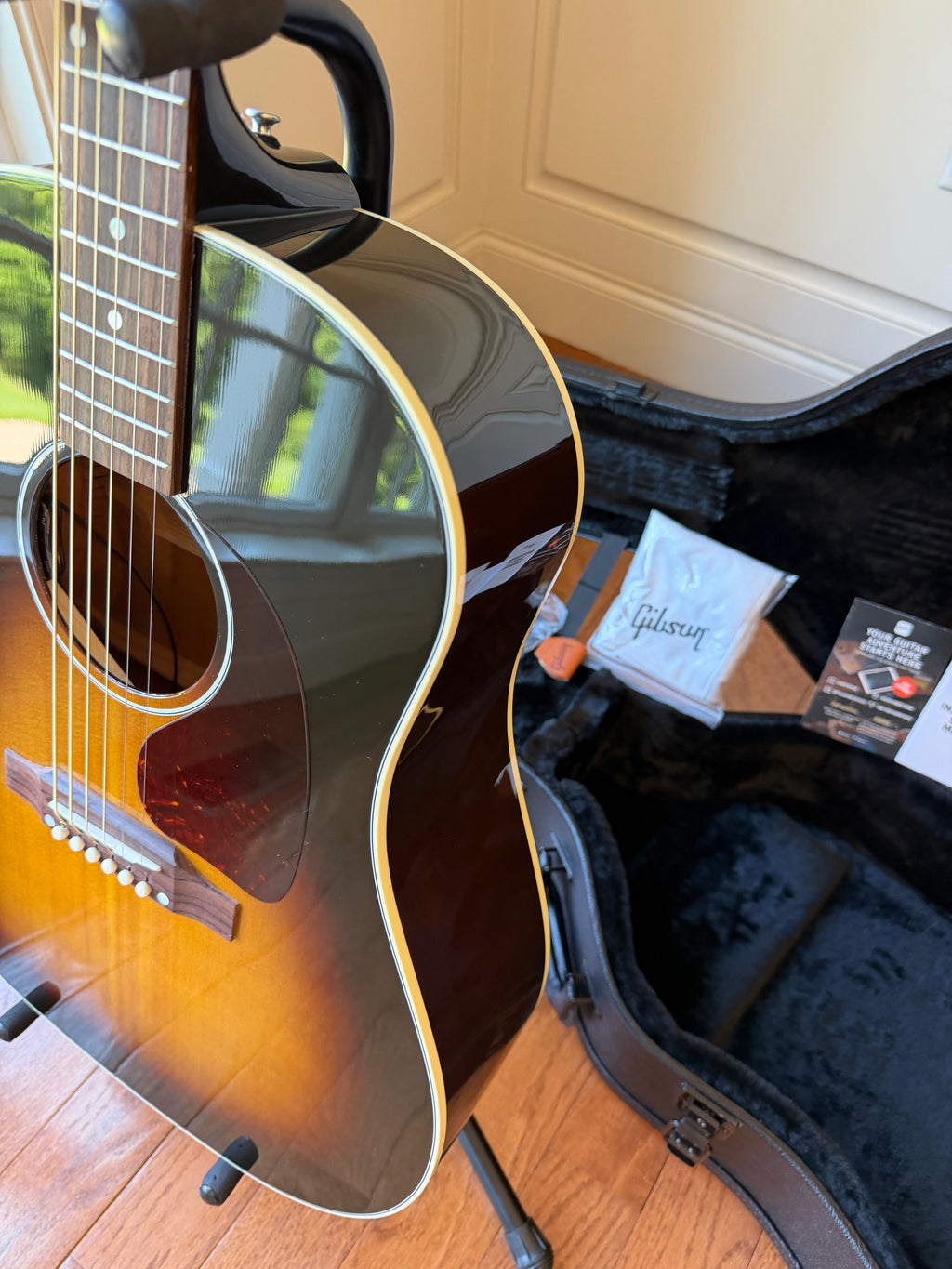 2025 Gibson J-45 Standard - Vintage Sunburst