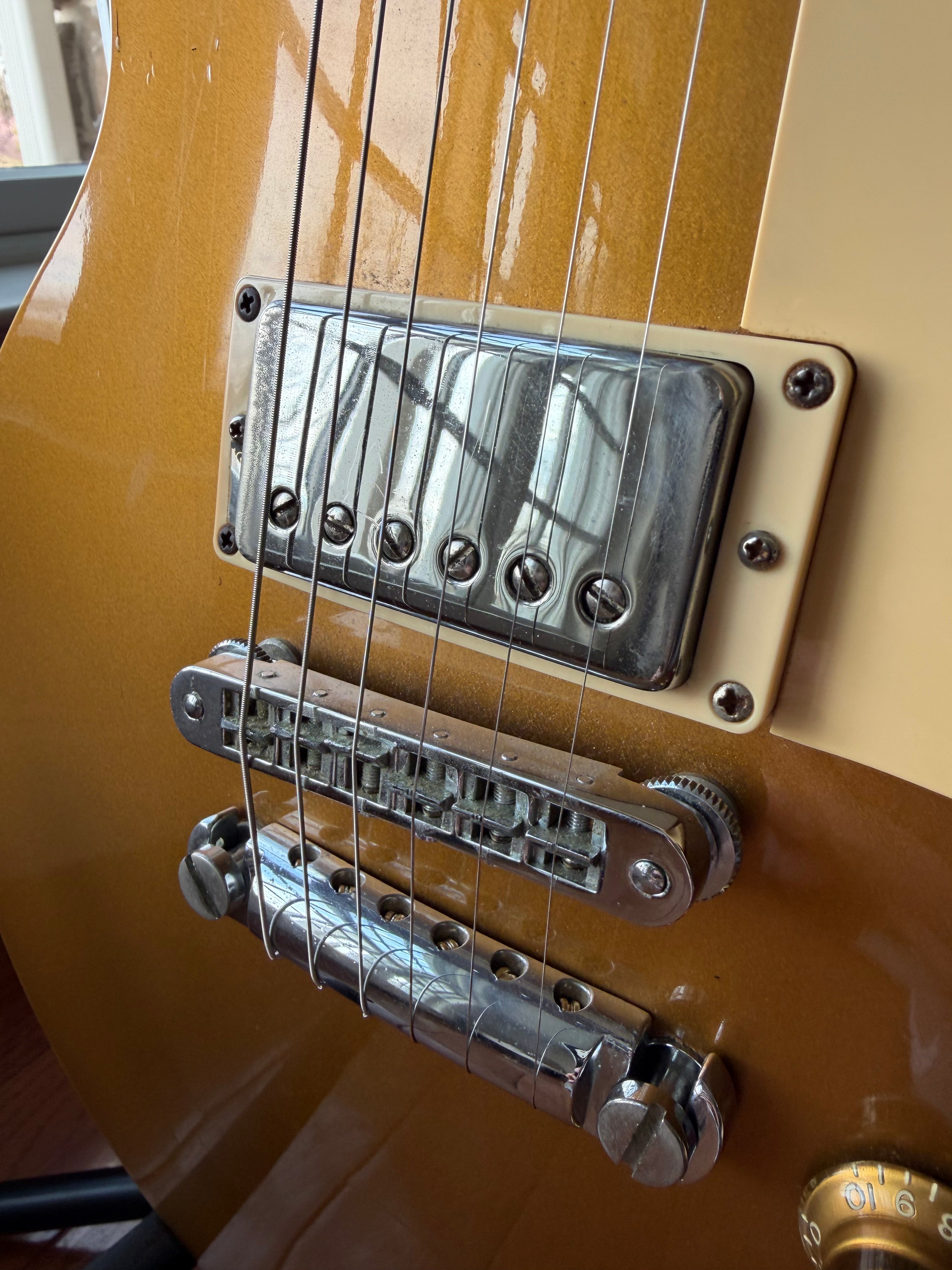 1984 Gibson Les Paul Standard - Gold Top – Point Guitars