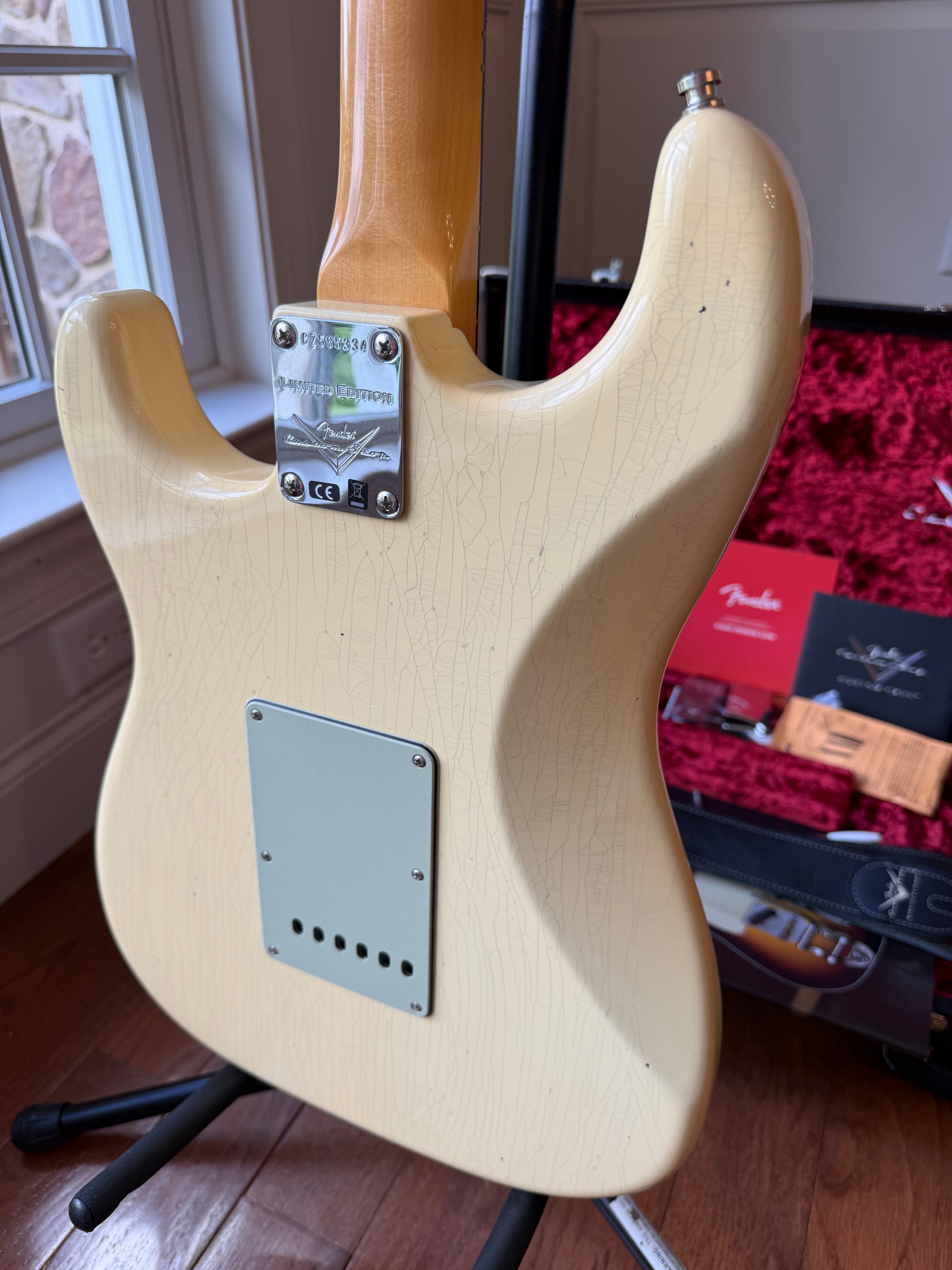 2025 Fender Custom Shop ‘65 Stratocaster W25 Journeyman - Aged Vintage White