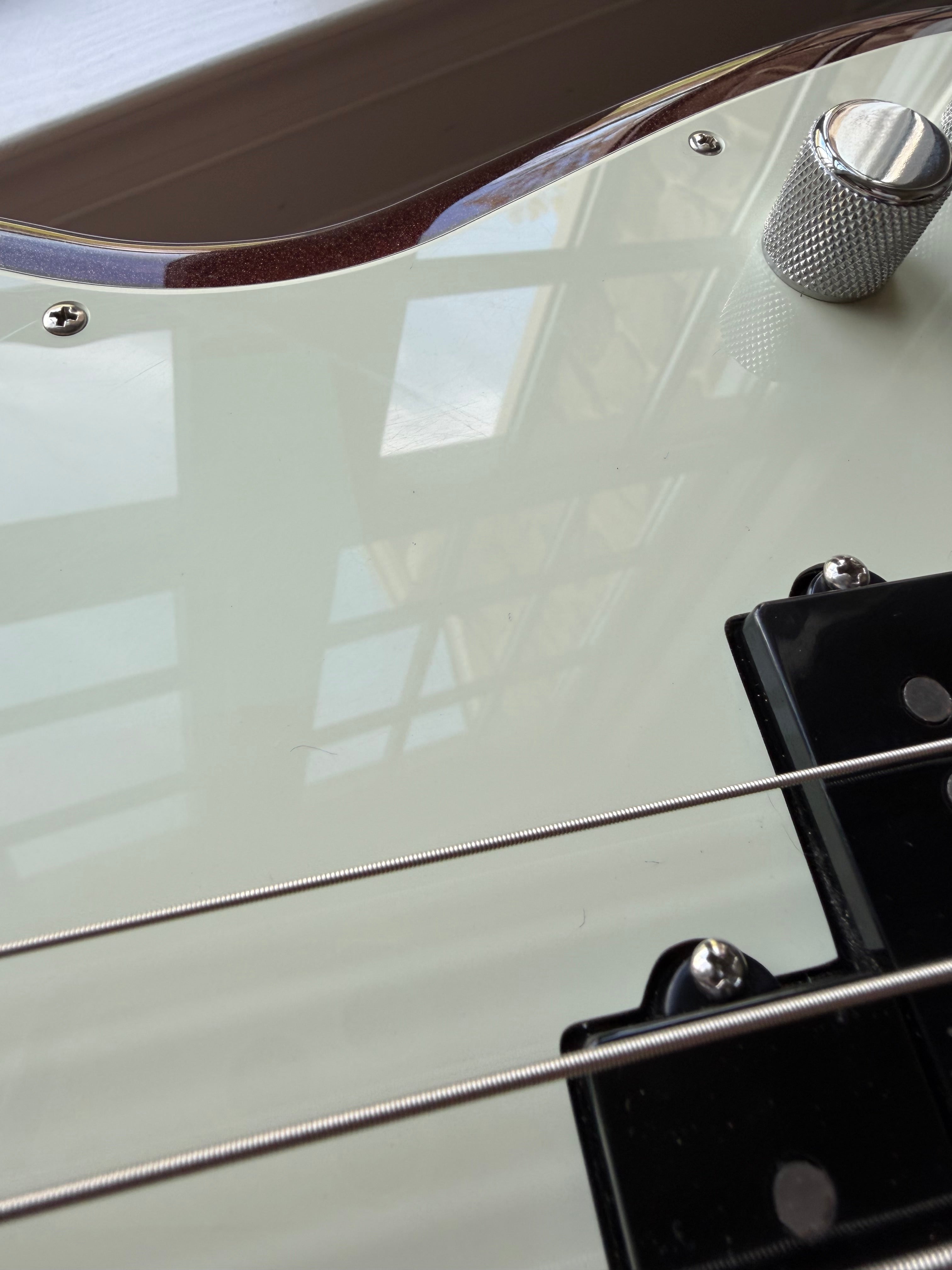 2019 Fender American Ultra Precision Bass - Mocha Burst