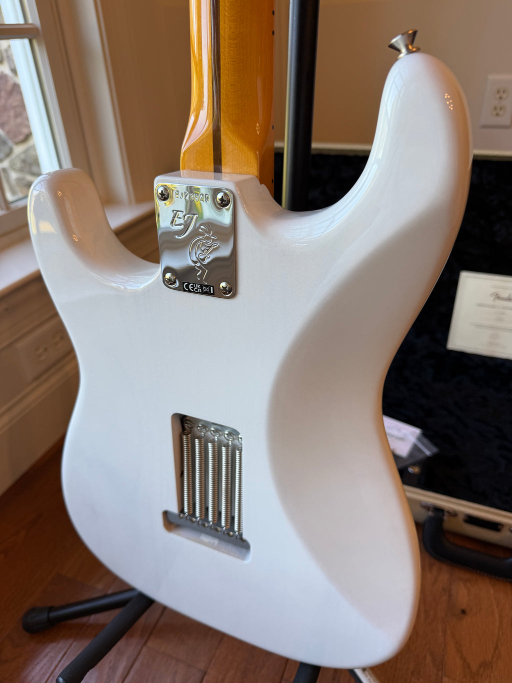 2025 Fender Eric Johnson Signature Stratocaster - White Blonde