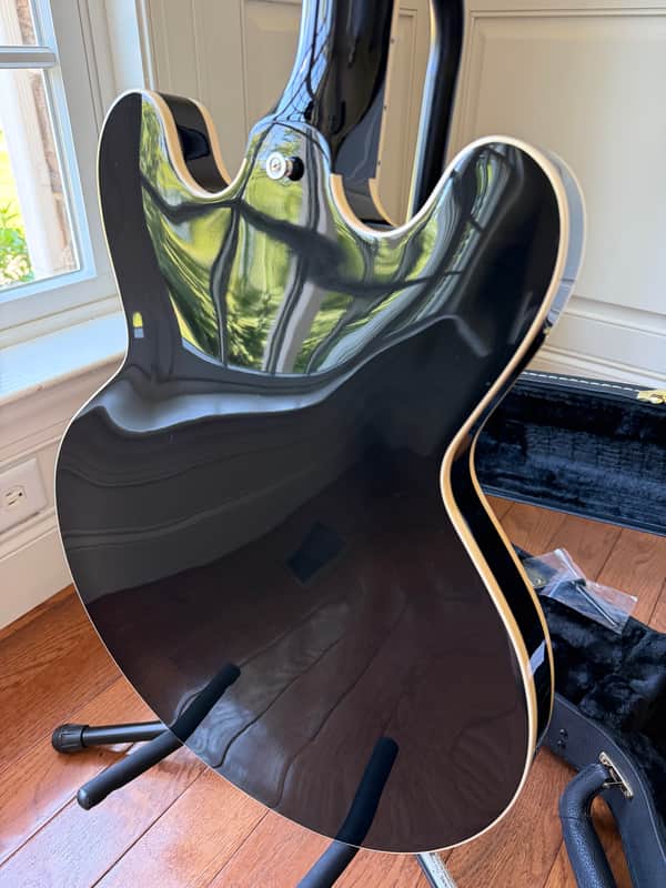 2025 Heritage H-535 Standard - Ebony Black