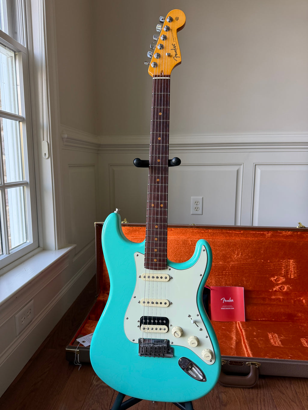 2025 Fender American Ultra Luxe Stratocaster Vintage 60s HSS - Sea Foam Green