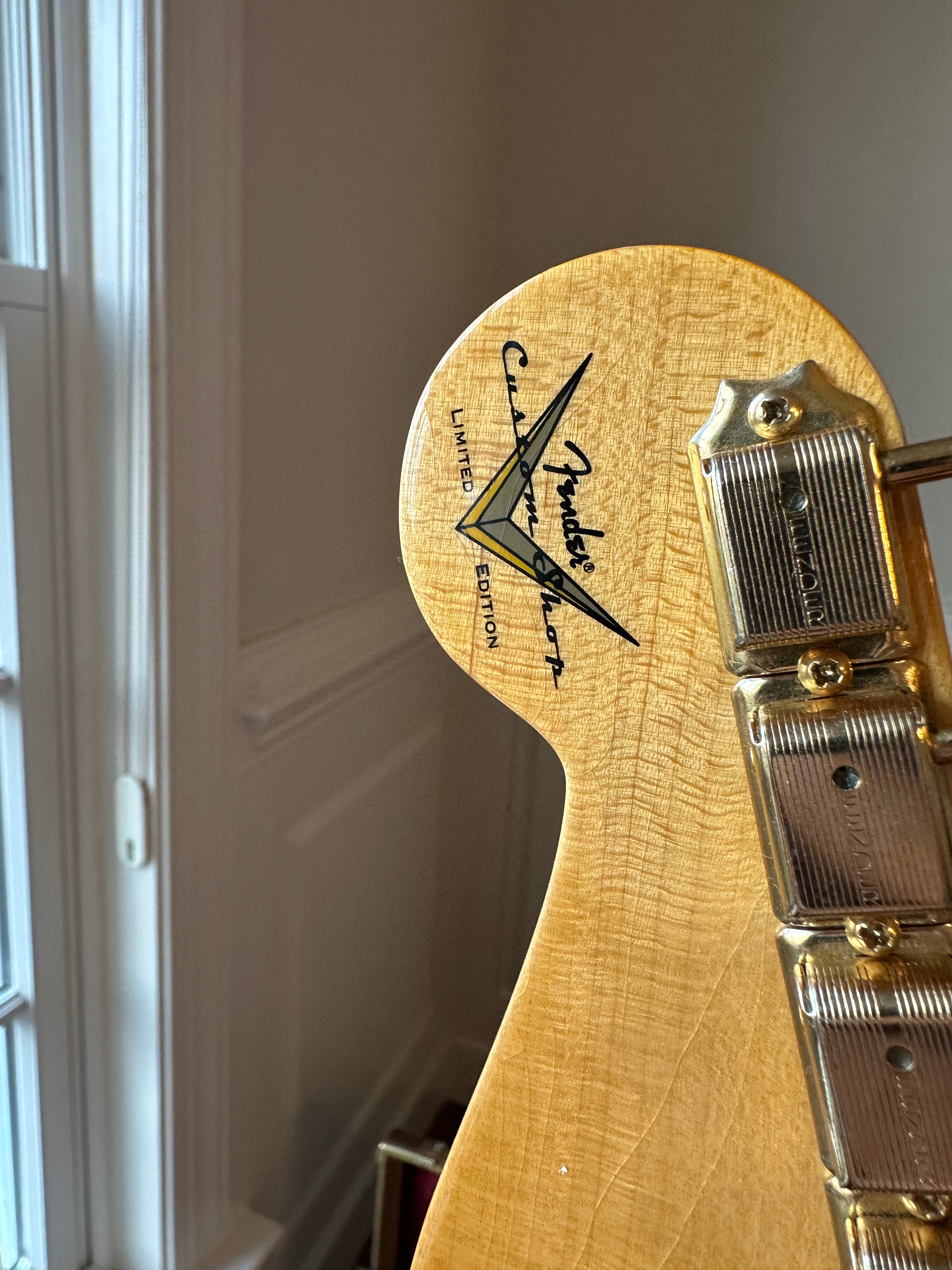 2025 Fender Custom Shop '54 Stratocaster B4 70th Anniversary Deluxe Closer Classic - Shell Pink - Image 10