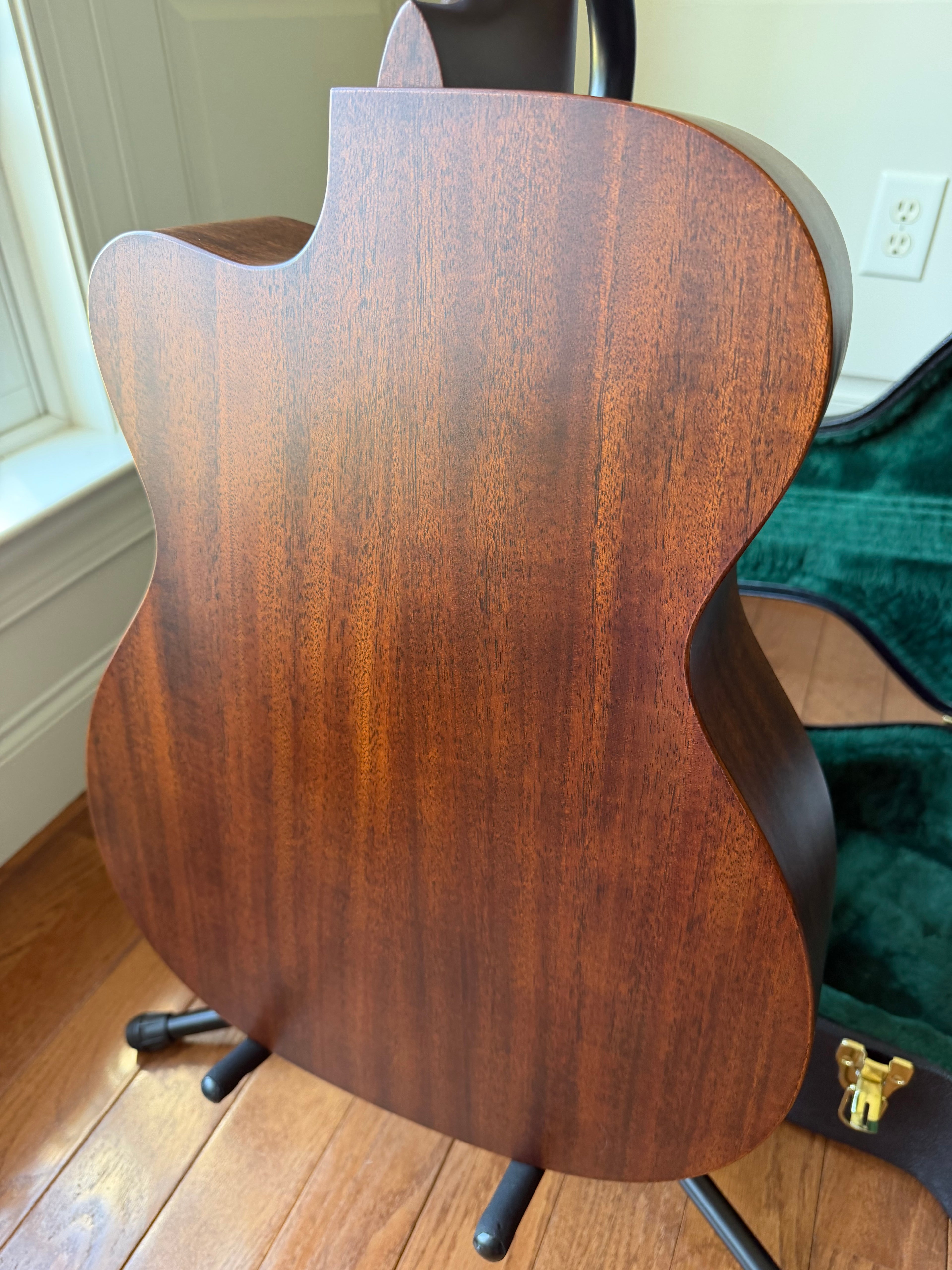 2019 Martin OMC-15ME - Mahogany