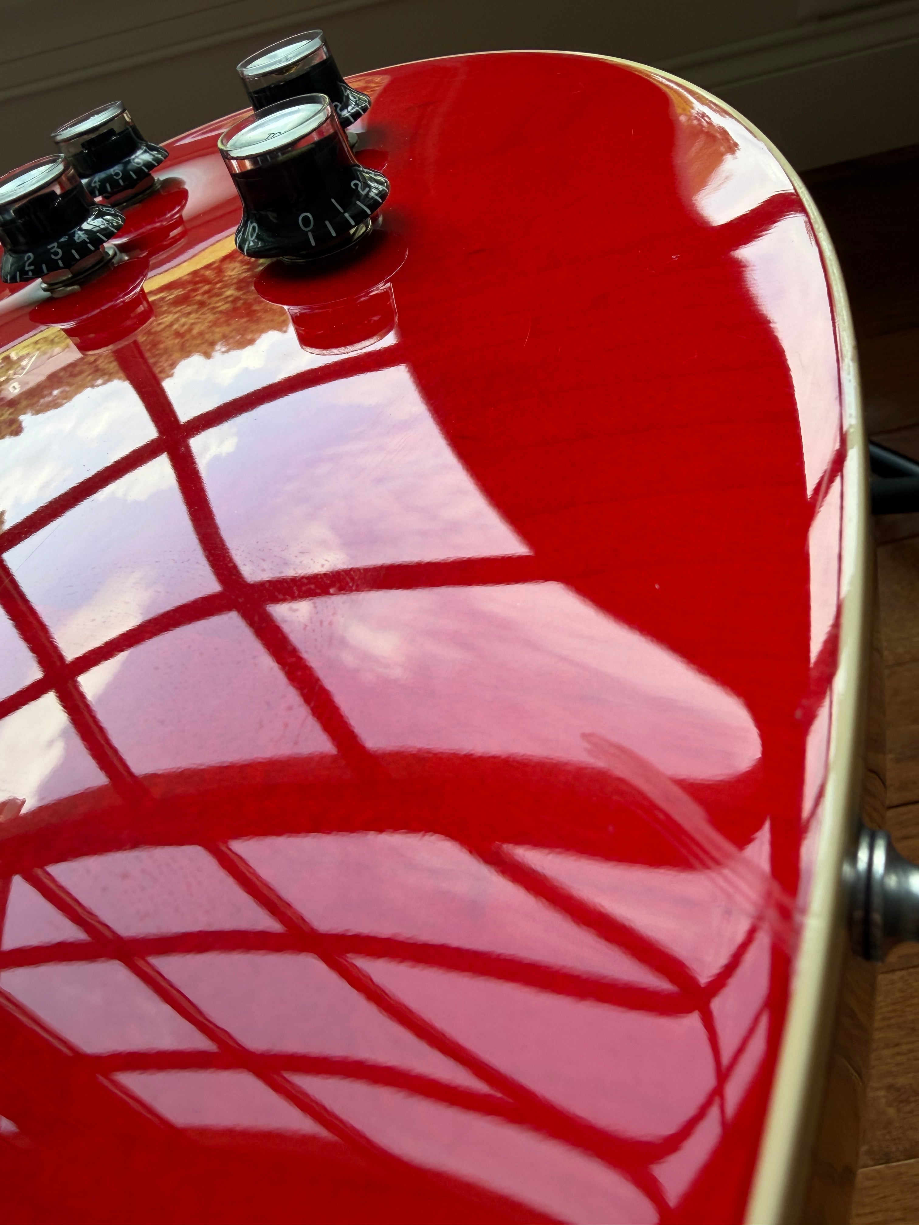 2023 Gibson Les Paul Classic - Translucent Cherry Red