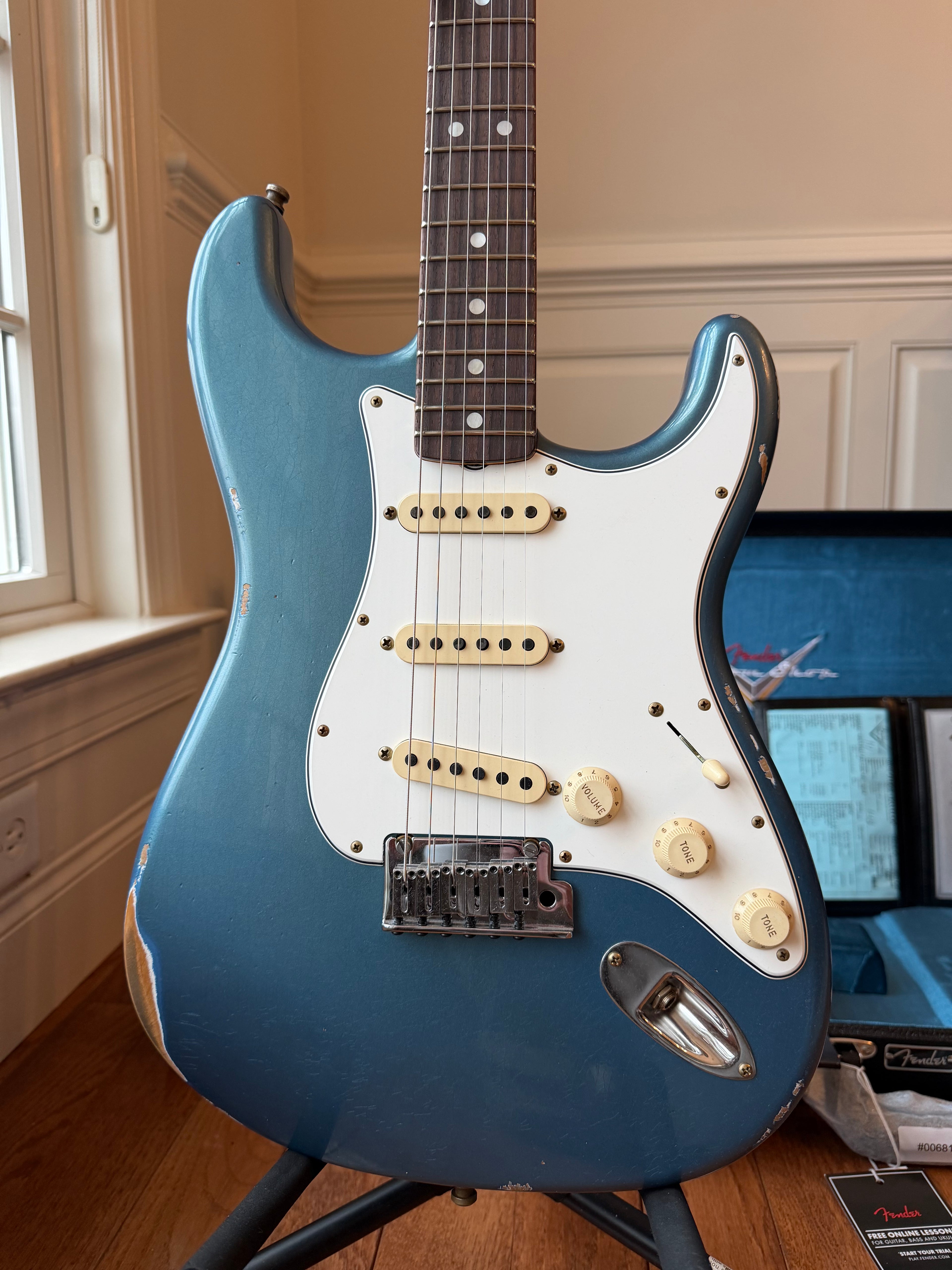 2026 Fender Custom Shop Stratocaster Pro W25 Relic - Aged Lake Placid Blue - Image 2