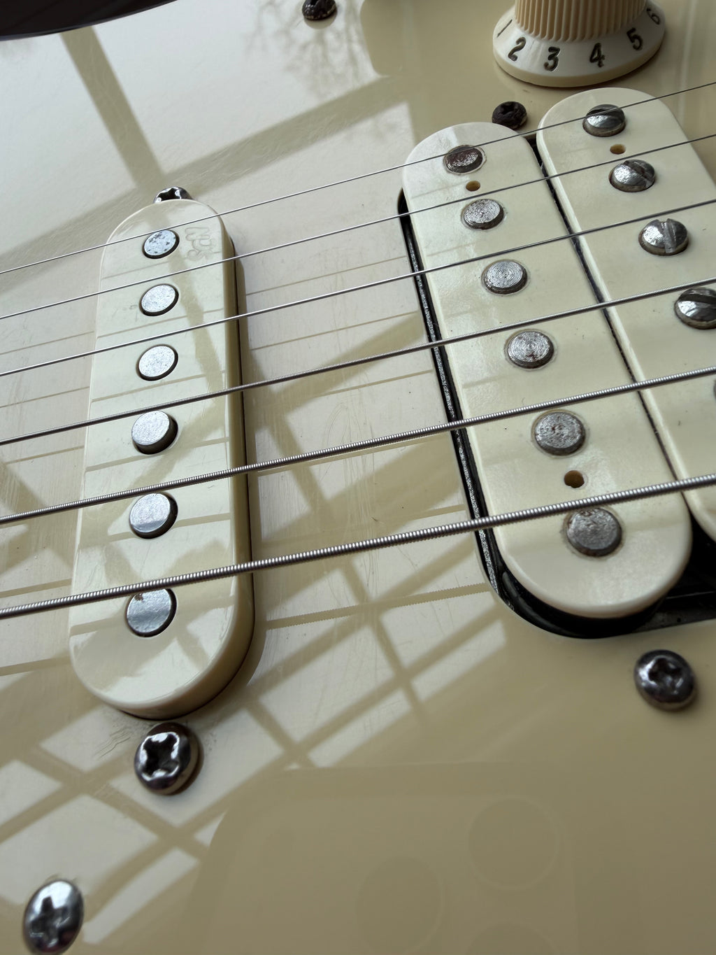 2005 Fender American Deluxe Stratocaster HSS - Sunburst - Image 14