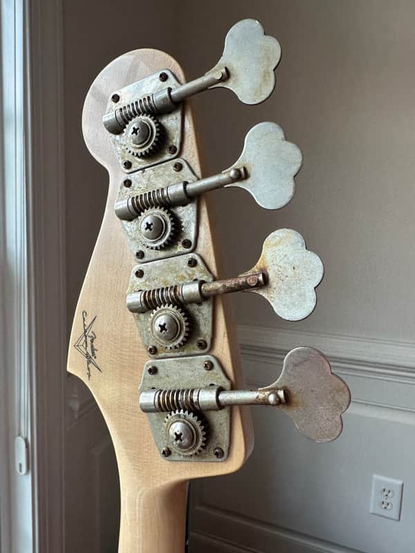 2024 Fender Custom Shop '68 Jazz Bass Journeyman Relic - Aged Candy Apple Red - Image 8