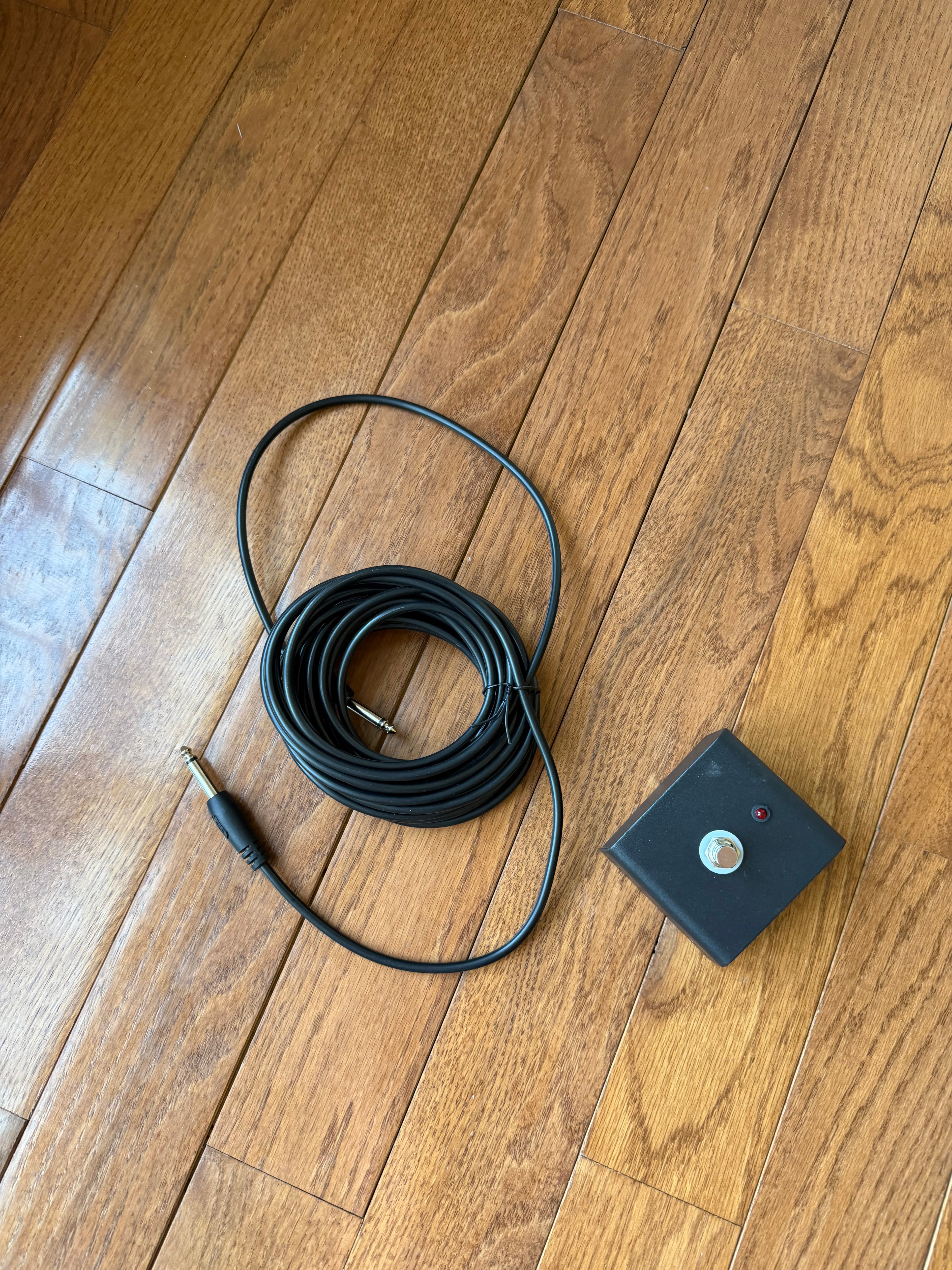 Tone King Royalist MKIII 40W Tube Amplifier Head with 2 x 12-inch 120W Closed-back Cab - Black - Image 14