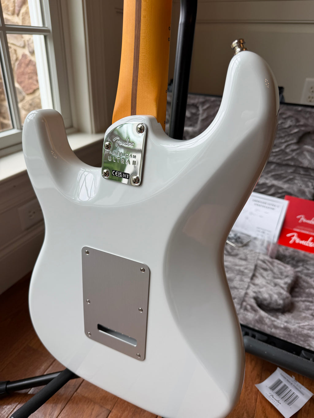 2026 Fender American Ultra II Stratocaster Maple - Avalanche White
