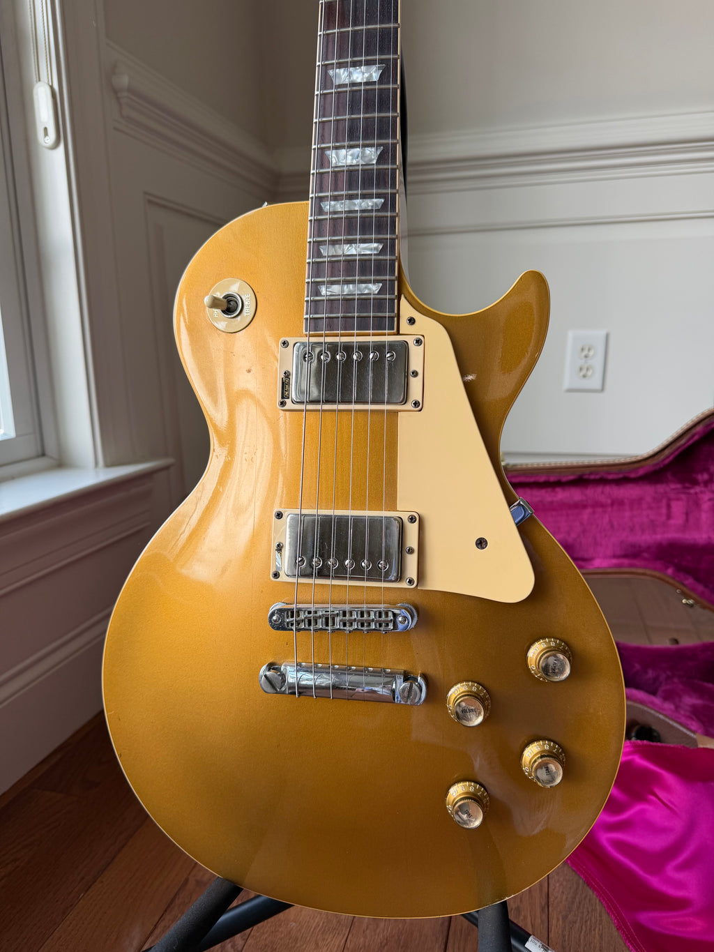 1984 Gibson Les Paul Standard - Gold Top - Image 2