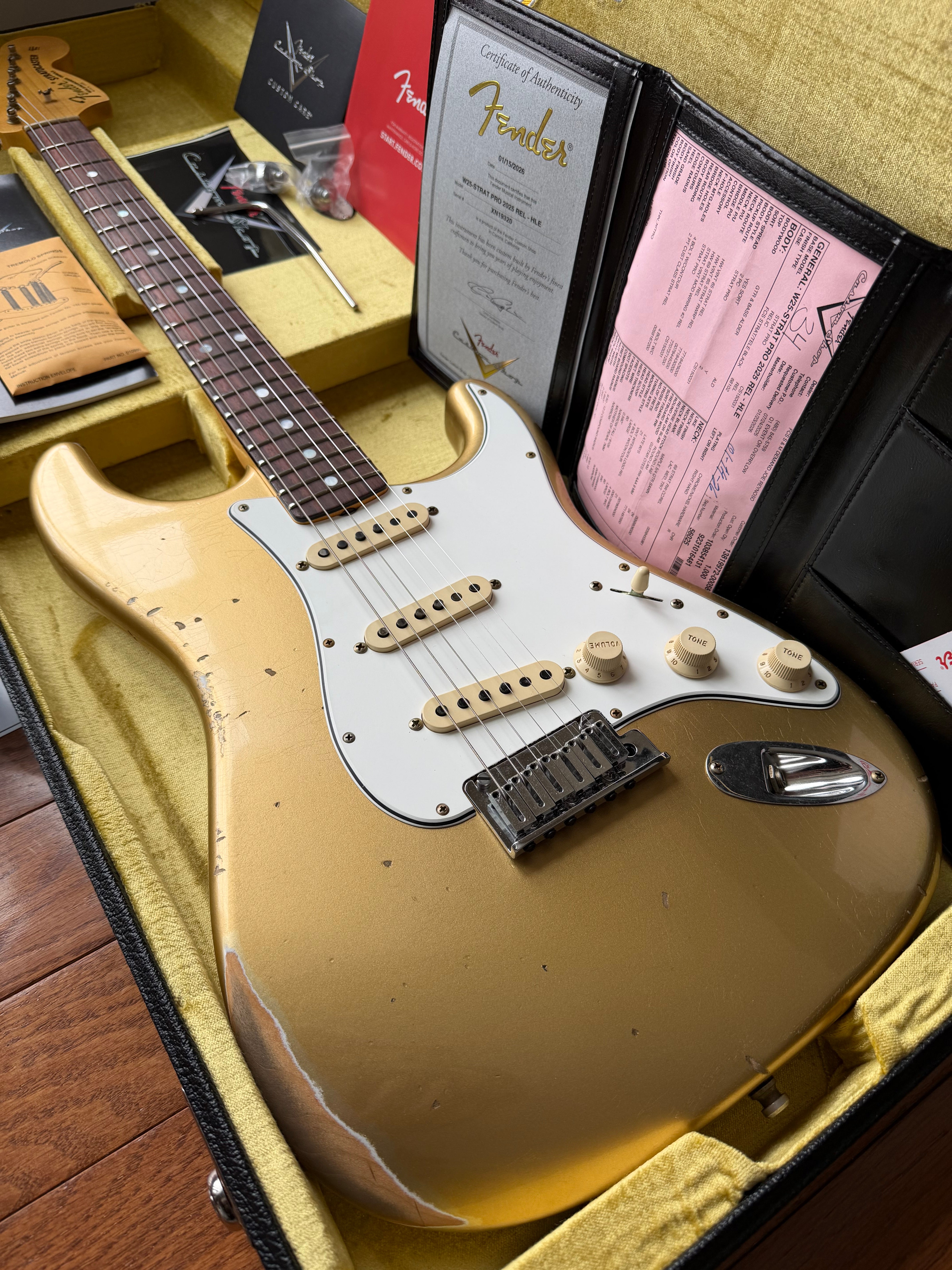 2026 Fender Custom Shop Stratocaster Pro W25 Relic - HLE Gold - Image 1