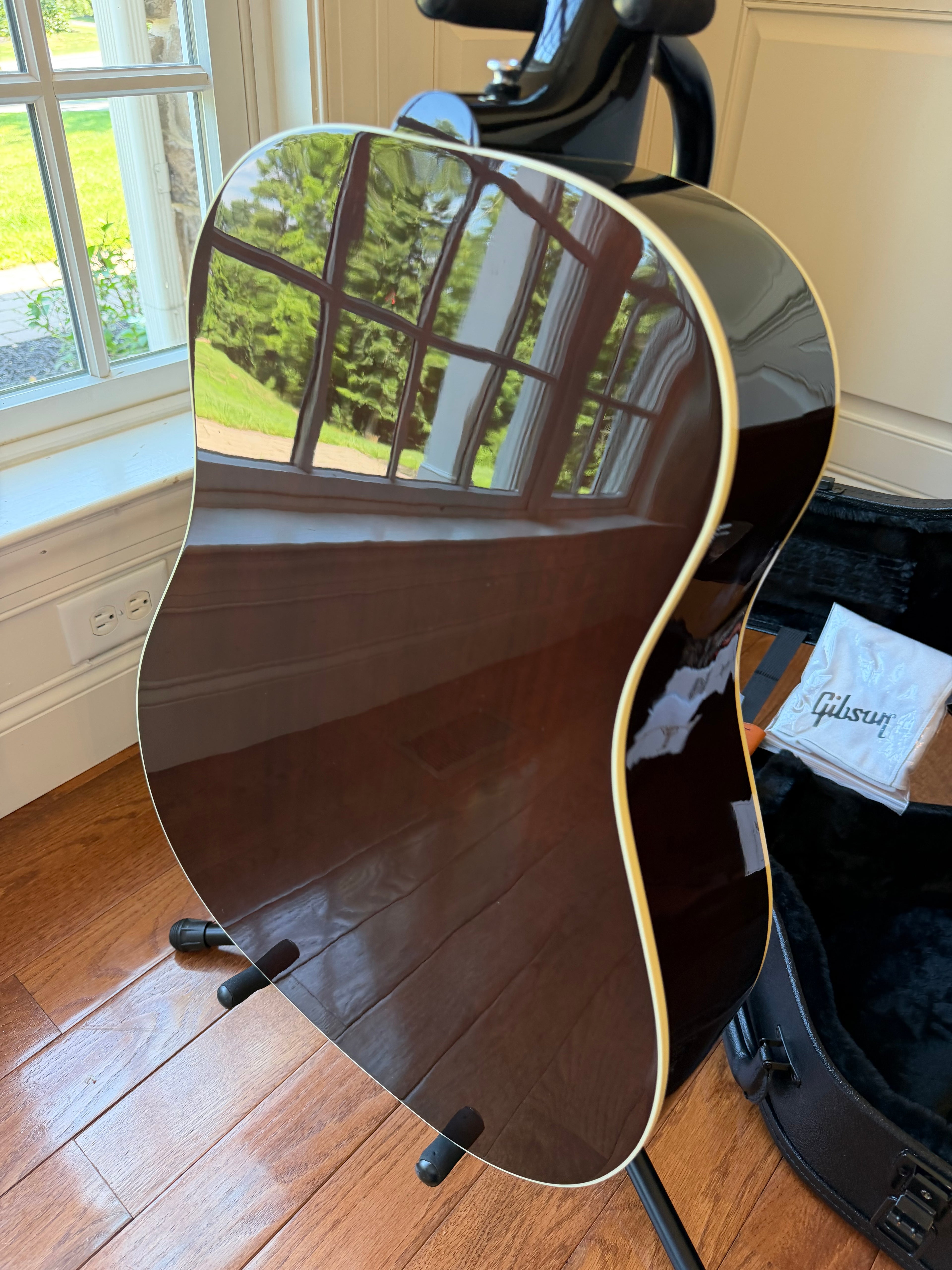 2025 Gibson J-45 Standard - Vintage Sunburst