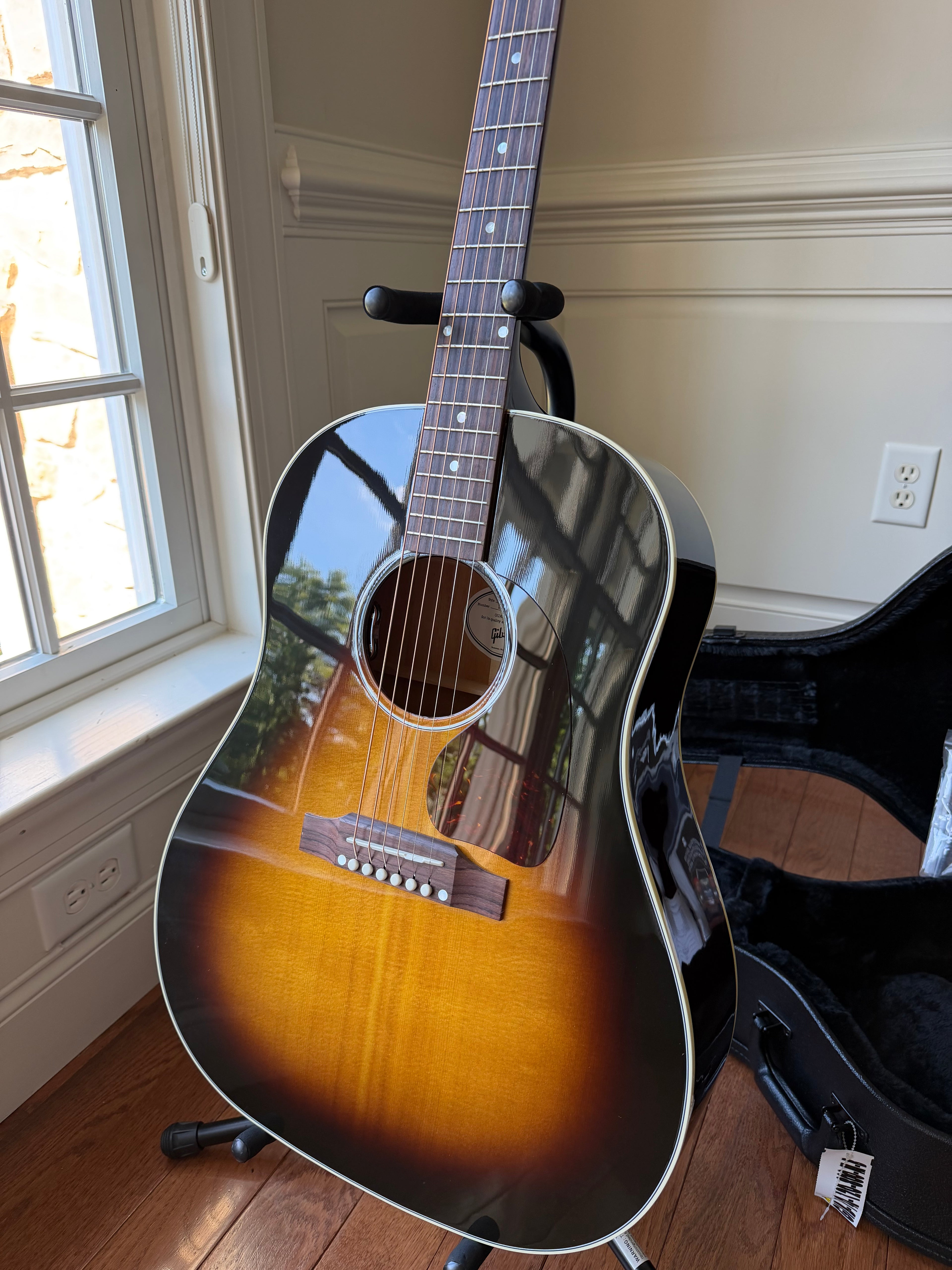 2025 Gibson J-45 Standard - Vintage Sunburst