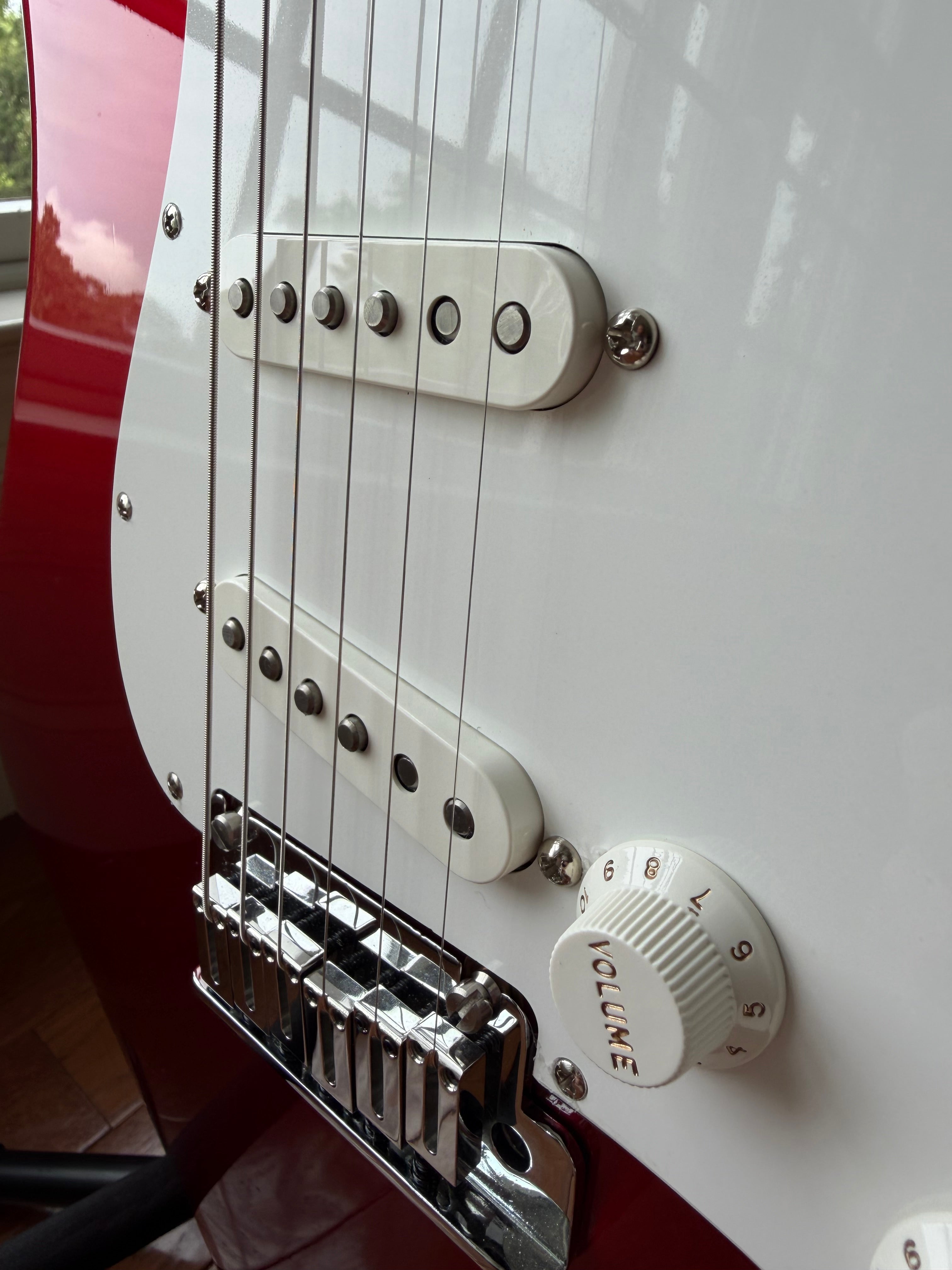 2025 Fender Custom Shop Stratocaster Custom Deluxe W25 Limited NOS - Candy Apple Red