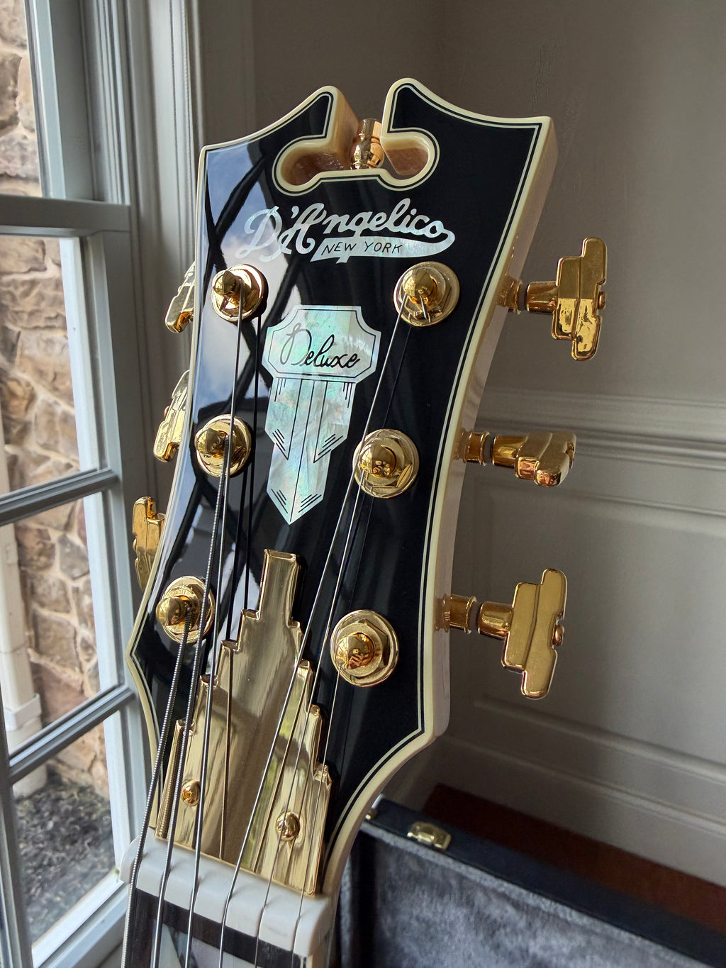 2024 D'Angelico Deluxe Atlantic Baritone - Solid Black