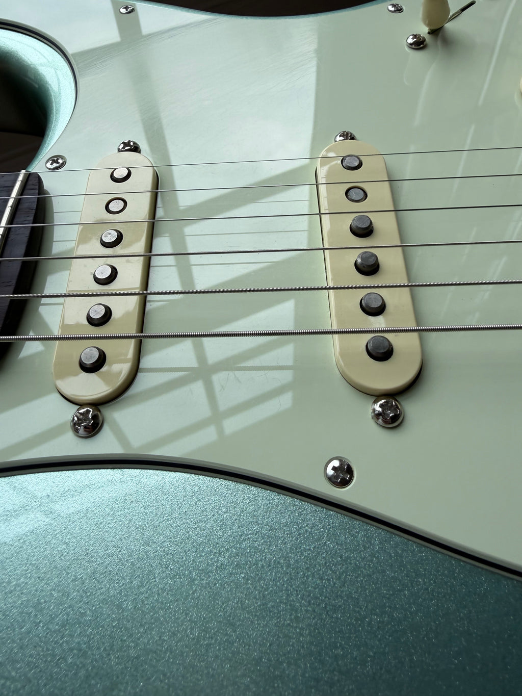 2025 Fender American Professional II Stratocaster Rosewood Fretboard - Mystic Surf Green