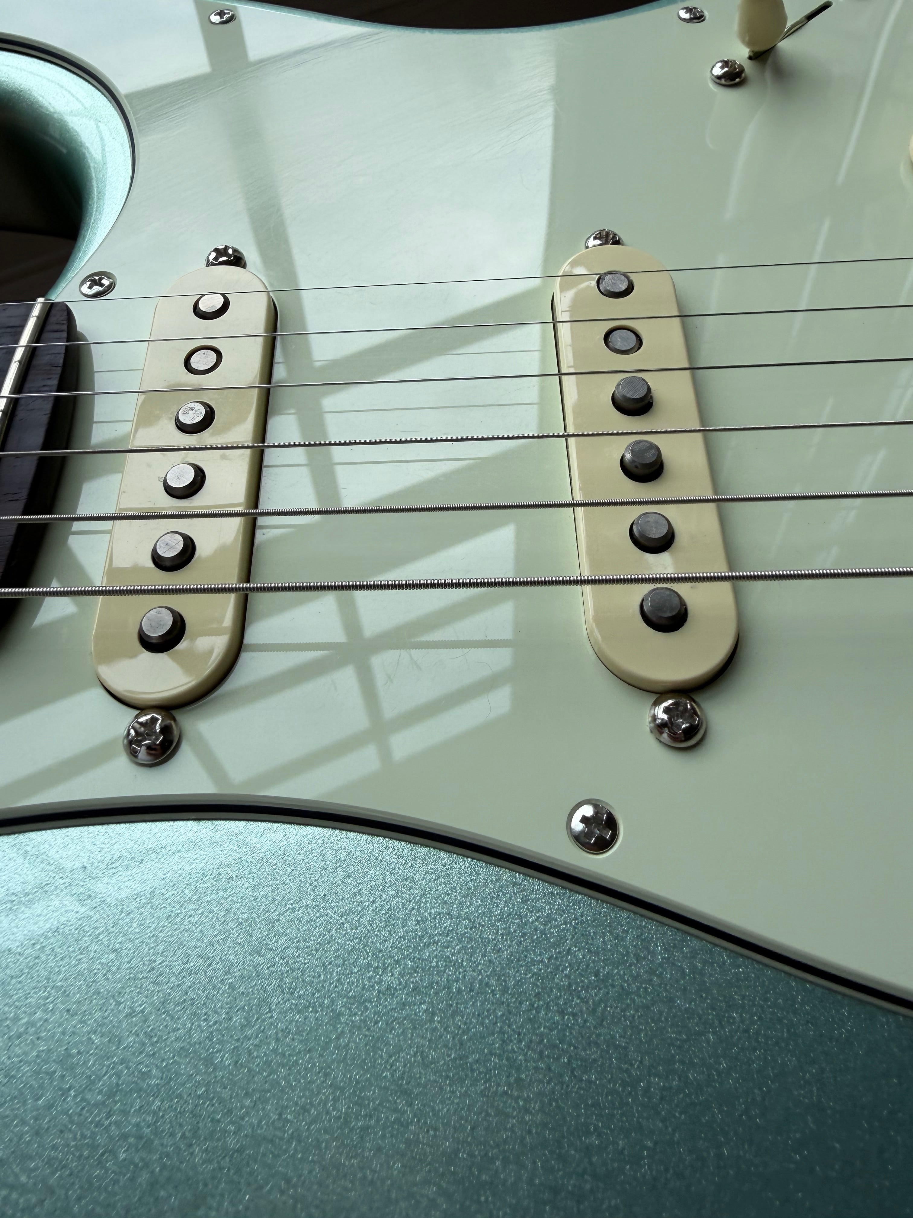 2025 Fender American Professional II Stratocaster Rosewood Fretboard - Mystic Surf Green