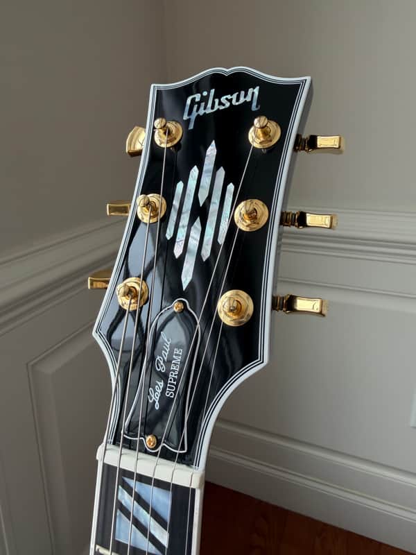 2025 Gibson Les Paul Supreme - Translucent Ebony Burst