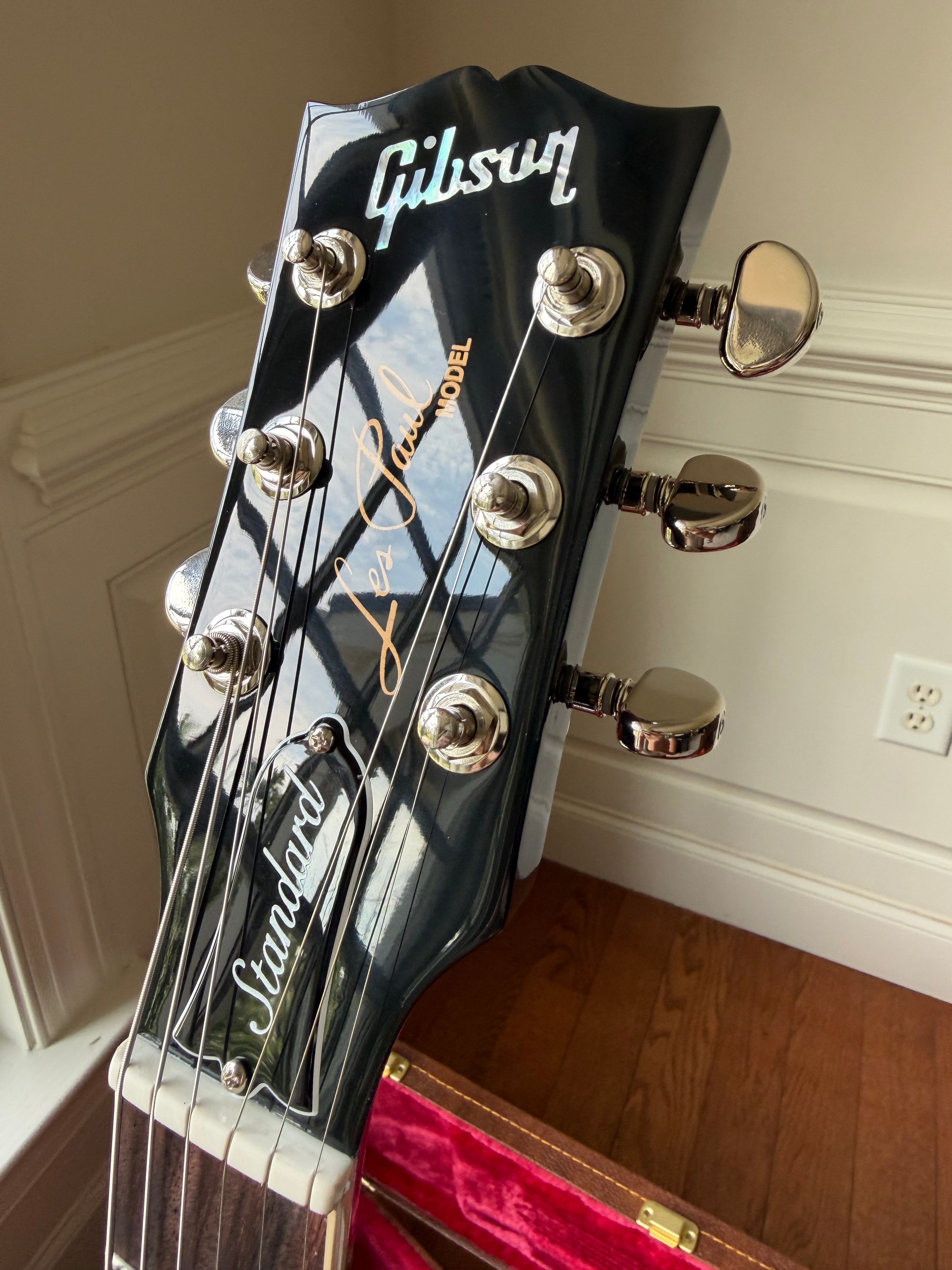 2026 Gibson Les Paul Standard 60s Figured Top - Blueberry Burst