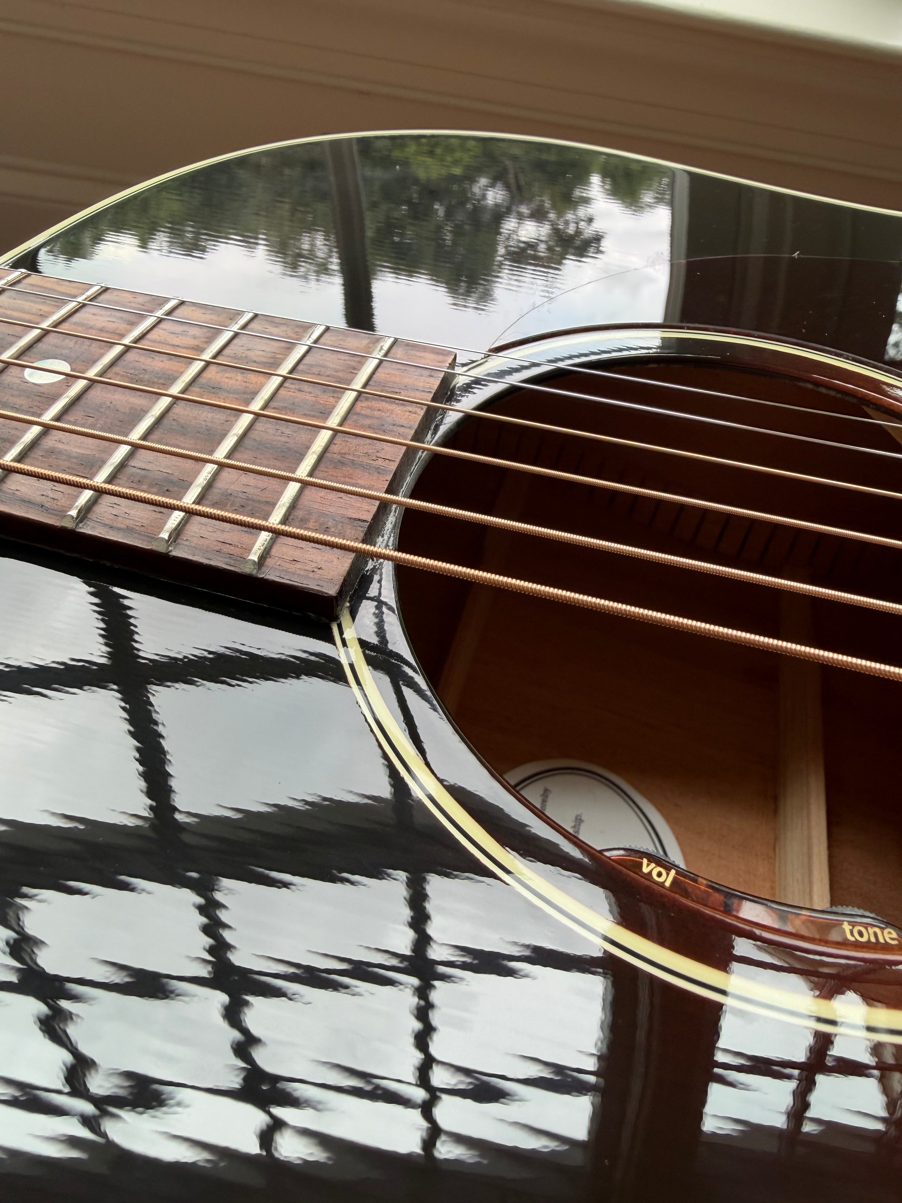 2026 Gibson J-45 Standard - Vintage Sunburst