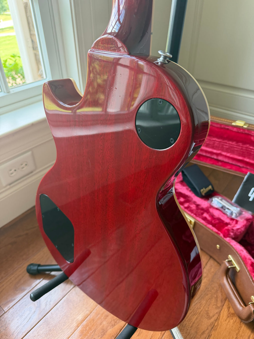 2023 Gibson Les Paul Classic - Translucent Cherry Red
