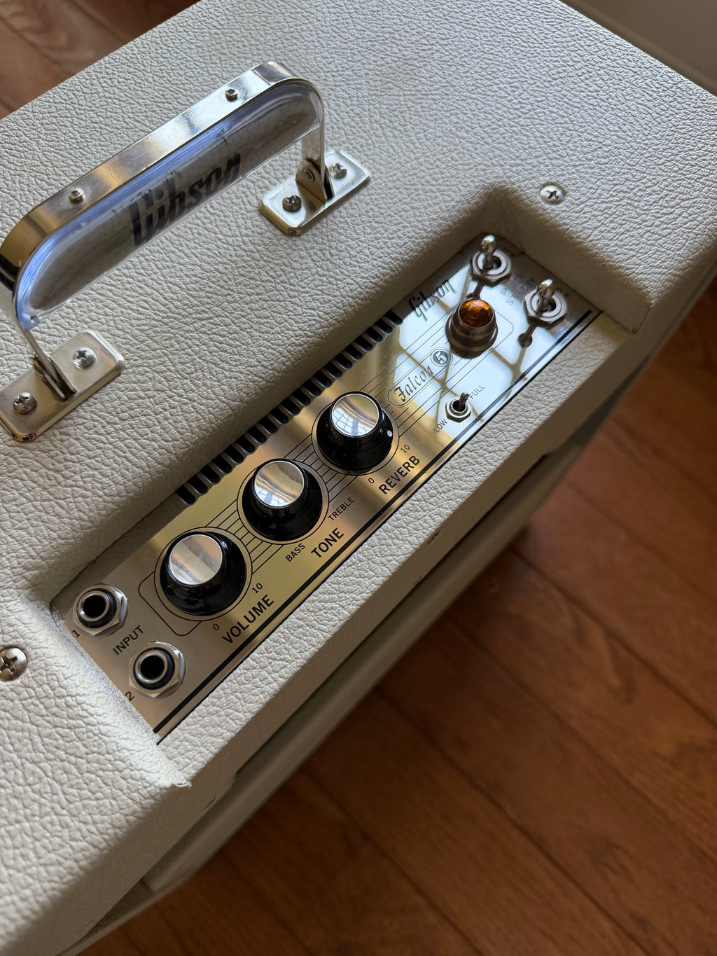 Gibson Falcon 5 7-Watt 1x10" Guitar Combo - Cream Bronco Vinyl with Oxblood Grille