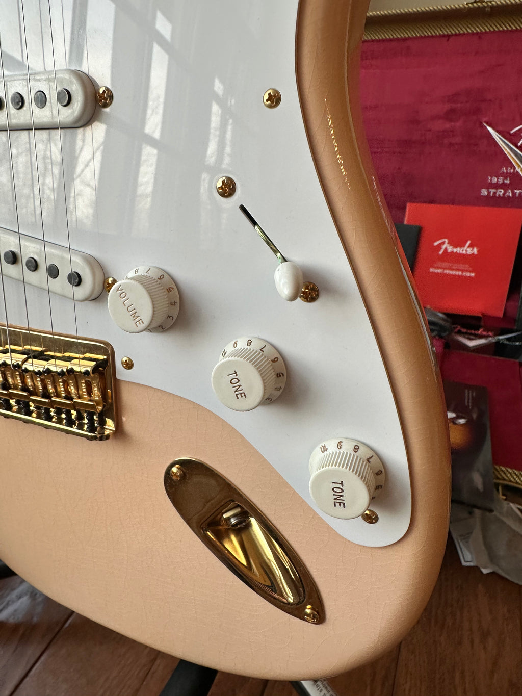 2025 Fender Custom Shop '54 Stratocaster B4 70th Anniversary Deluxe Closer Classic - Shell Pink - Image 6